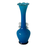 Vase en opaline bleu ciel dentelée et petites anses, design 1960
