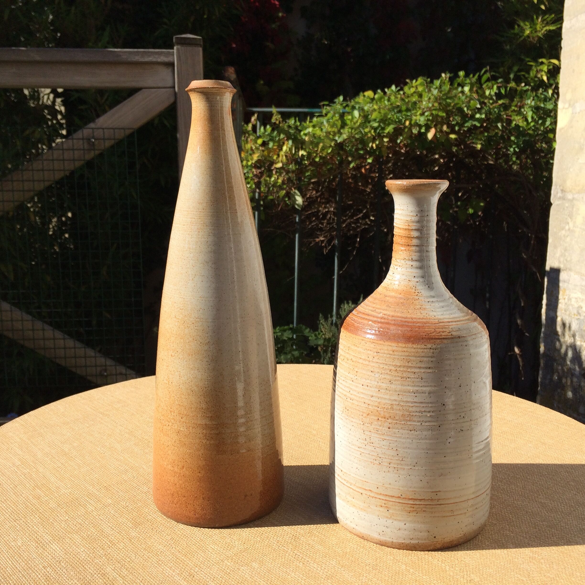 Bottle in sandstone or doilies
