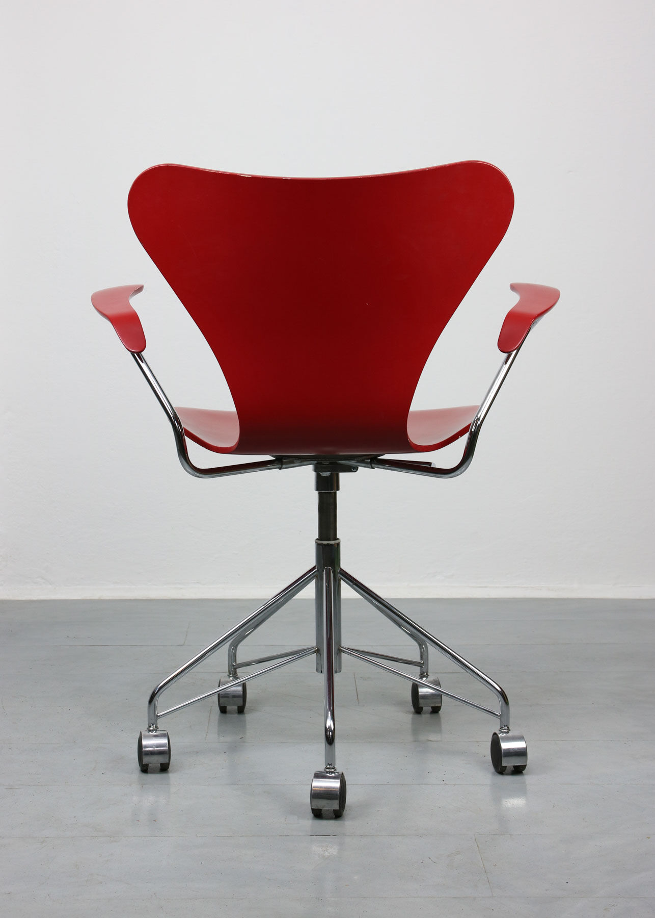 Chaise modèle 3217 Red Swivel par Arne Jacobsen pour Fritz Hansen