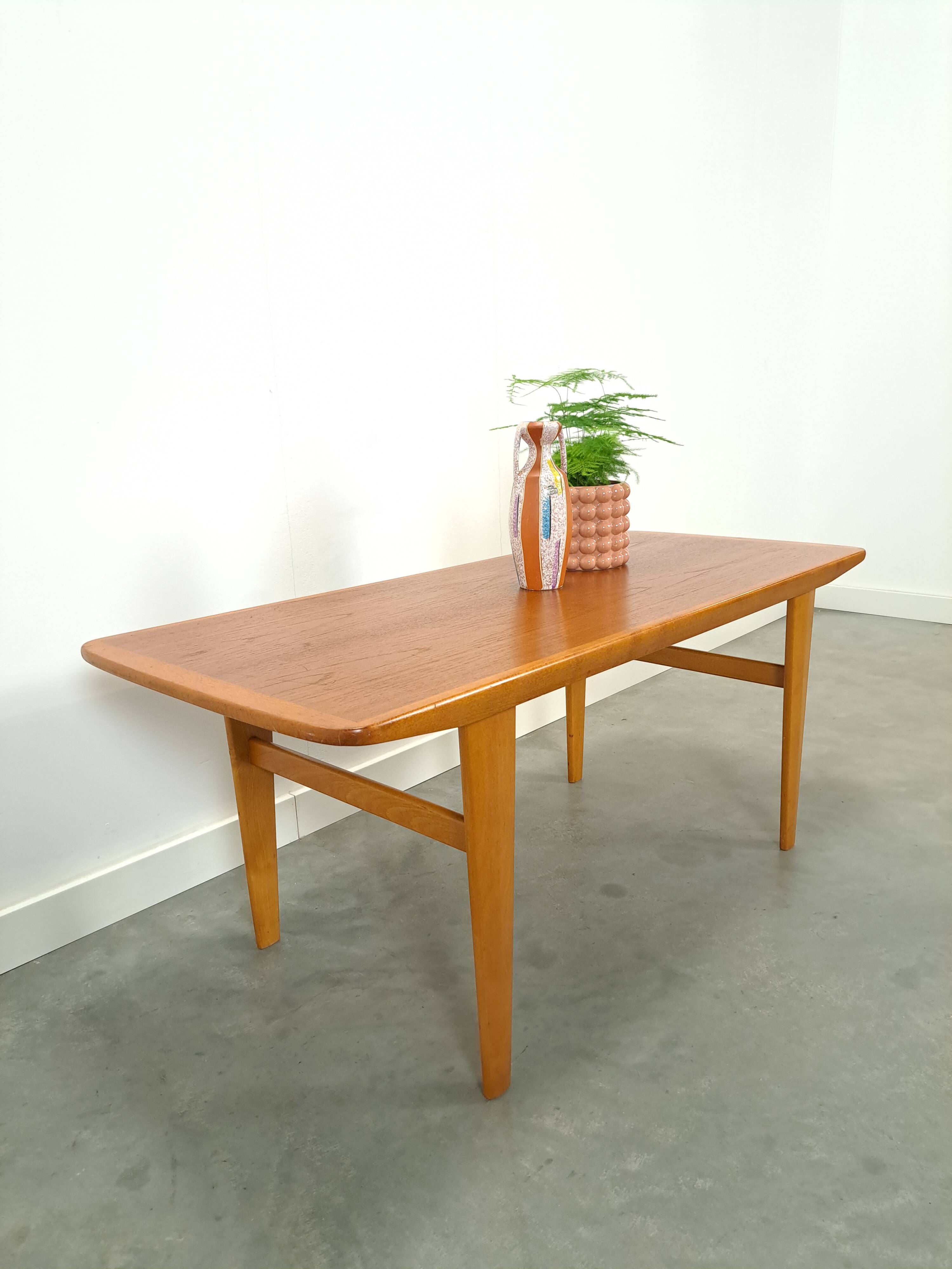 Table basse en placage de Suède vintage