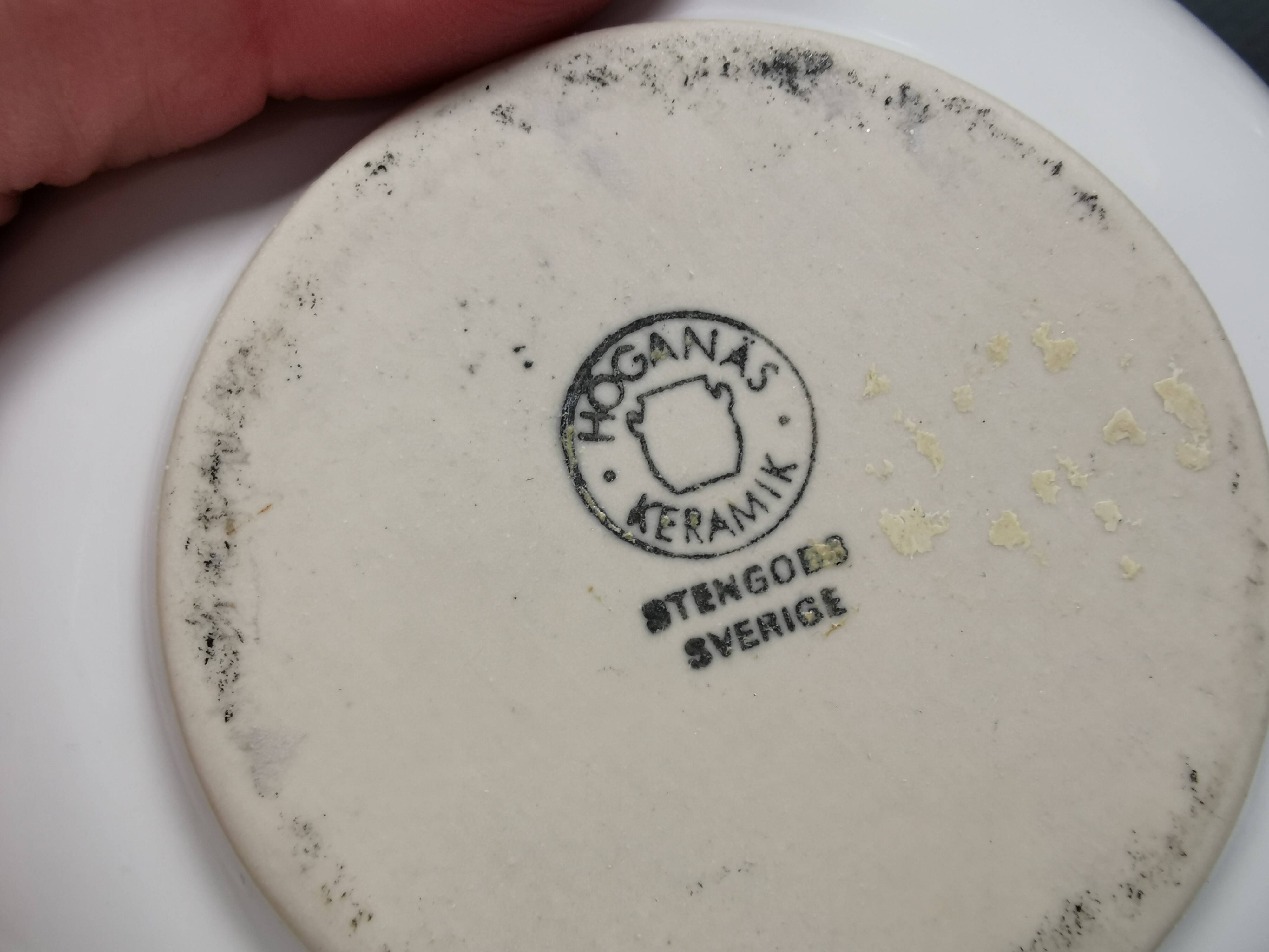 Vase sphérique de la marque de poterie suédoise Höganäs. Années 1980.