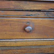 Commode en noyer d'époque XVIIIème