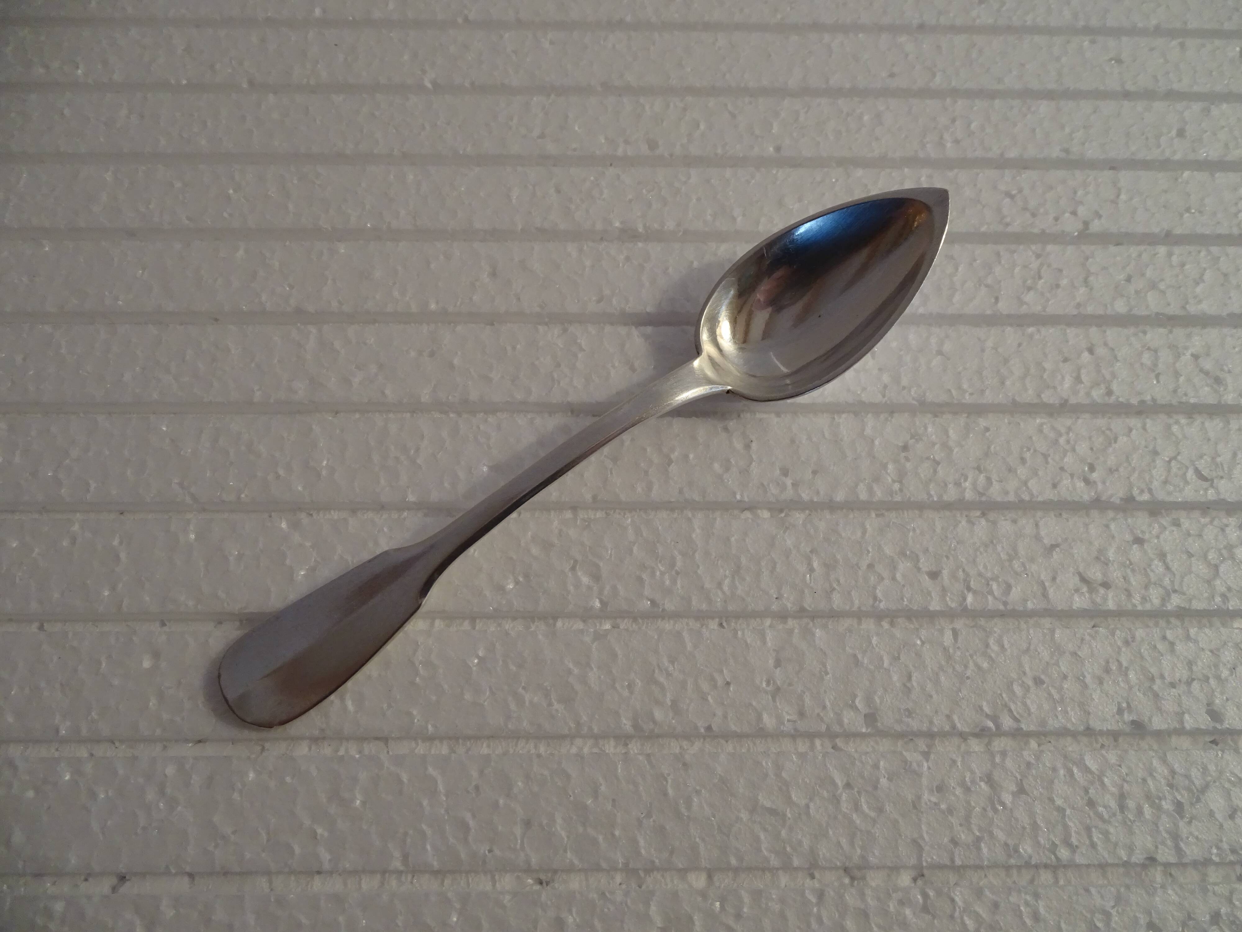 11 hallmarked Art Deco silver metal dessert/coffee spoons - 14.5 cm