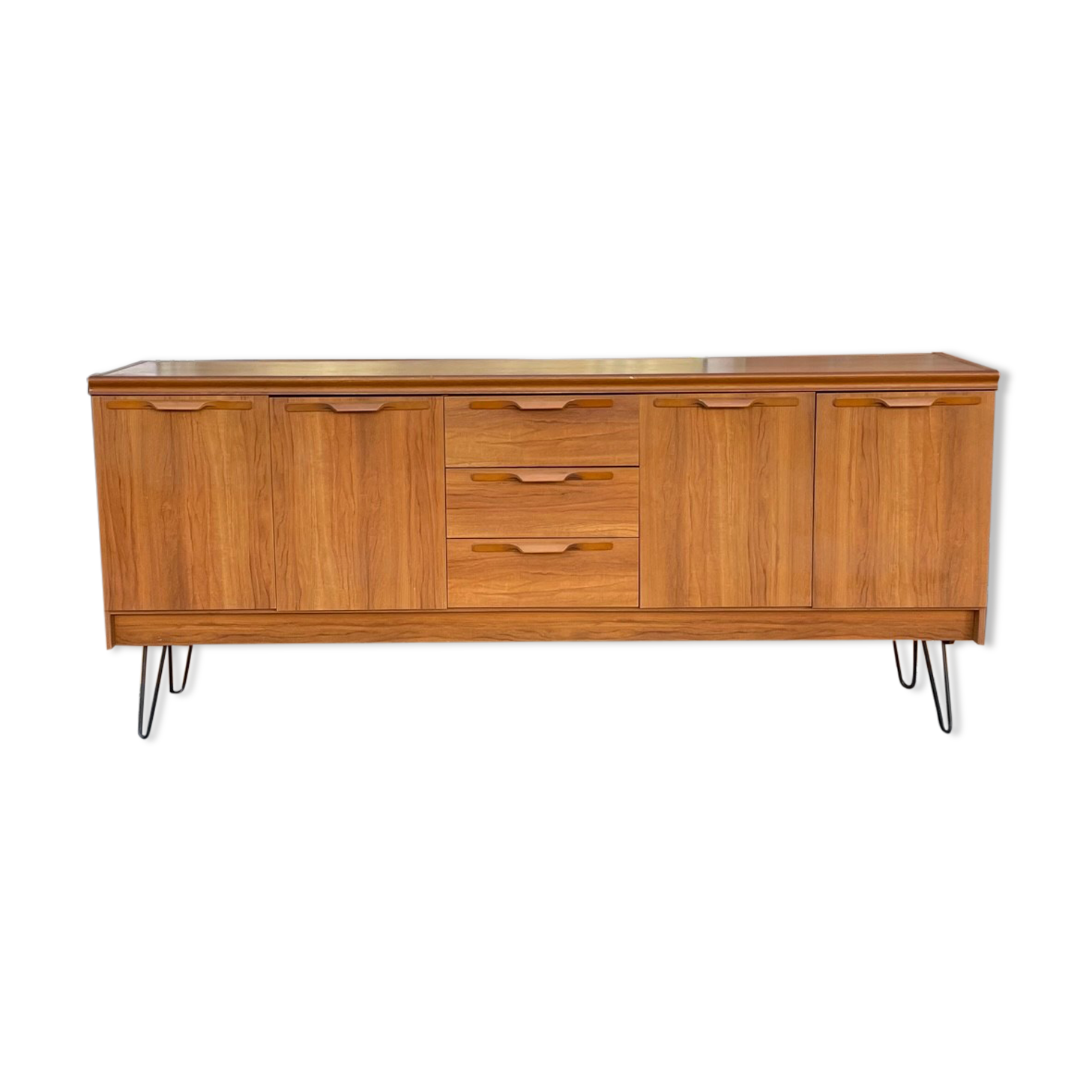 80s row with compass feet