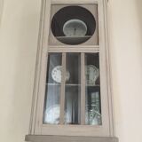 Showcase with bevelled glasses