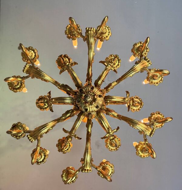 Lustre En Bois Sculpté Et Doré, 18 Bras De Lumière, Italie Vers 1880