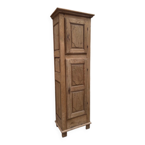 Petite armoire de château
