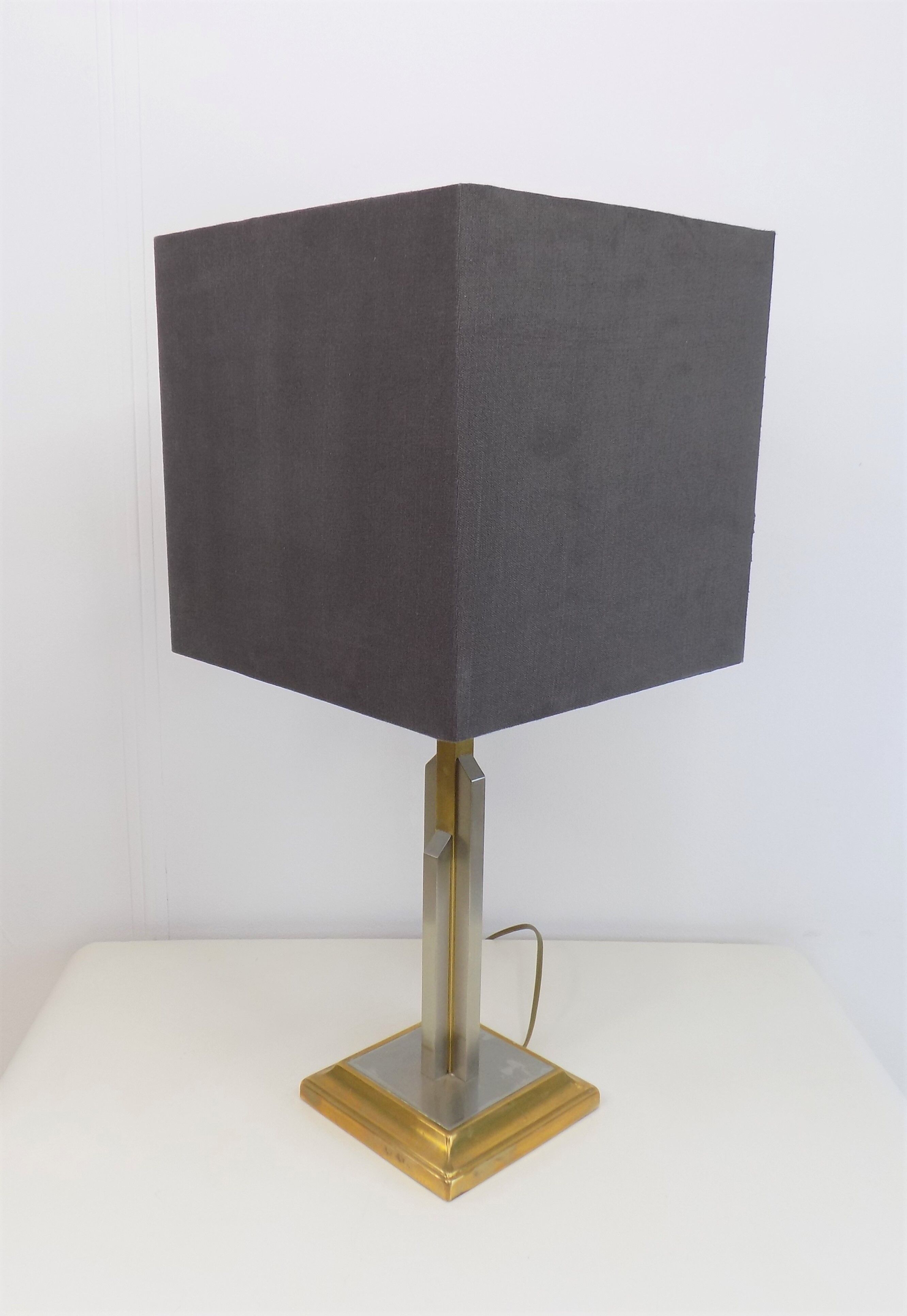 Table lamp