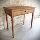 Table d'appoint en pitchpin style Louis Philippe