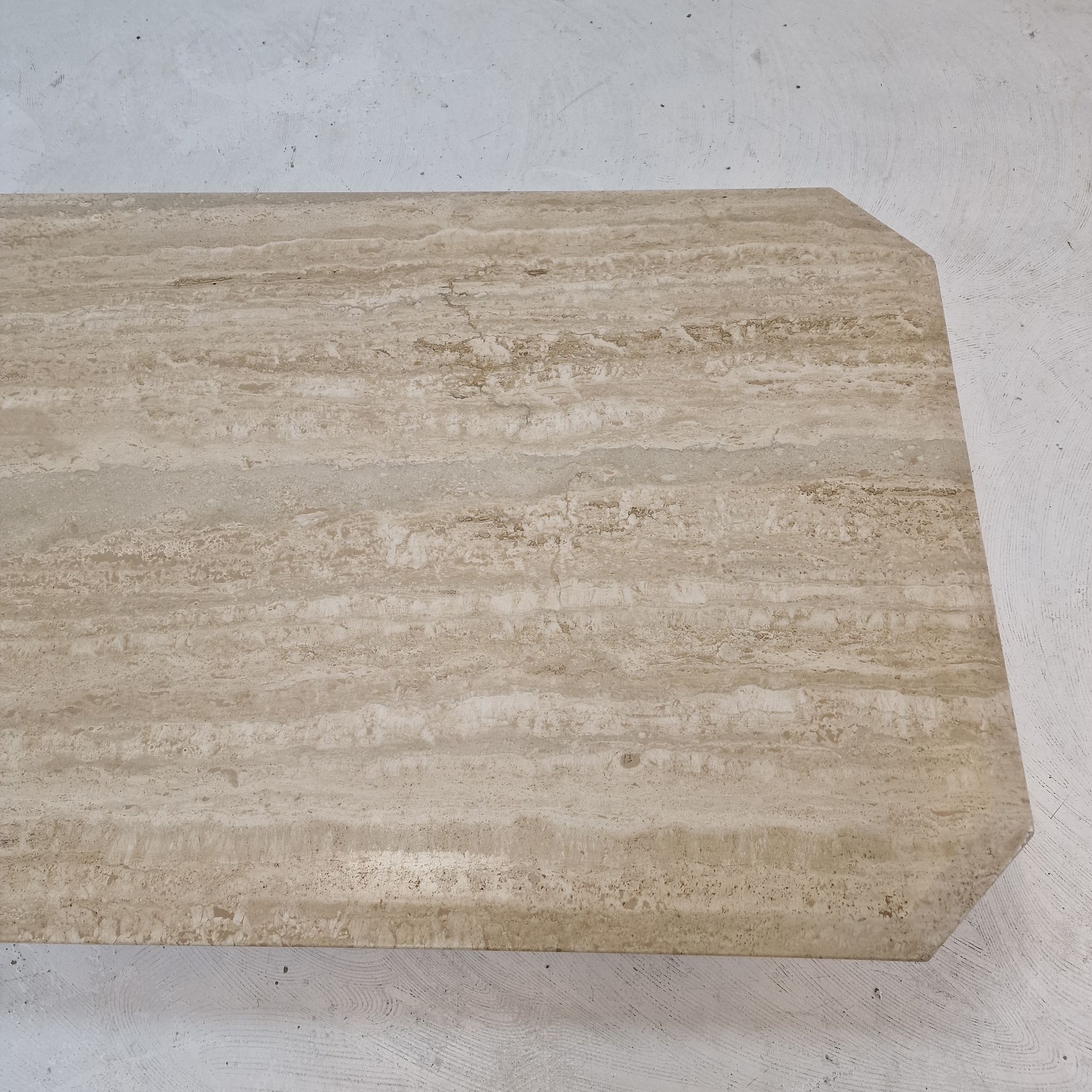 Italian Coffee Table in Travertine, 1980s