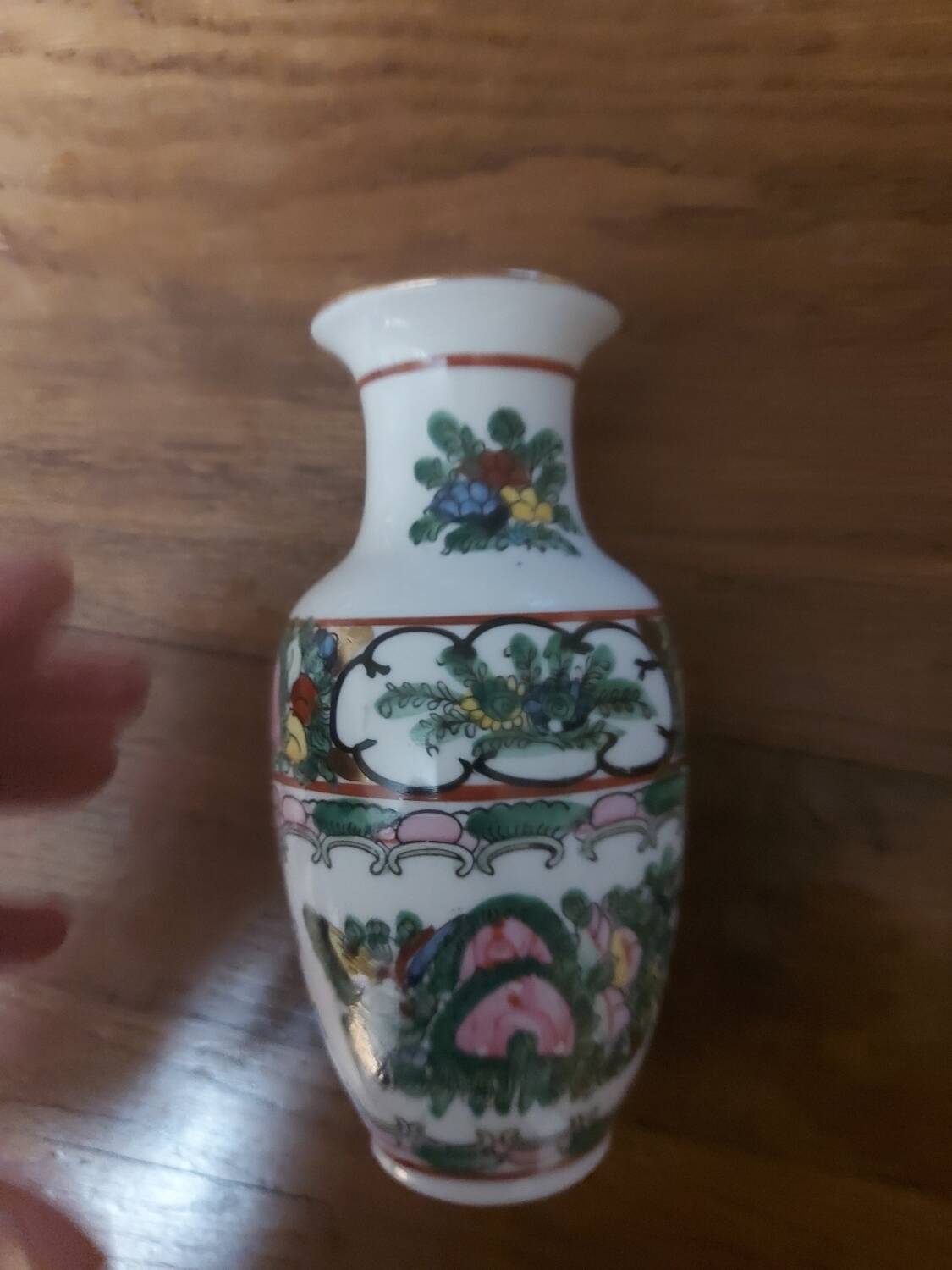 Small Chinese porcelain vase