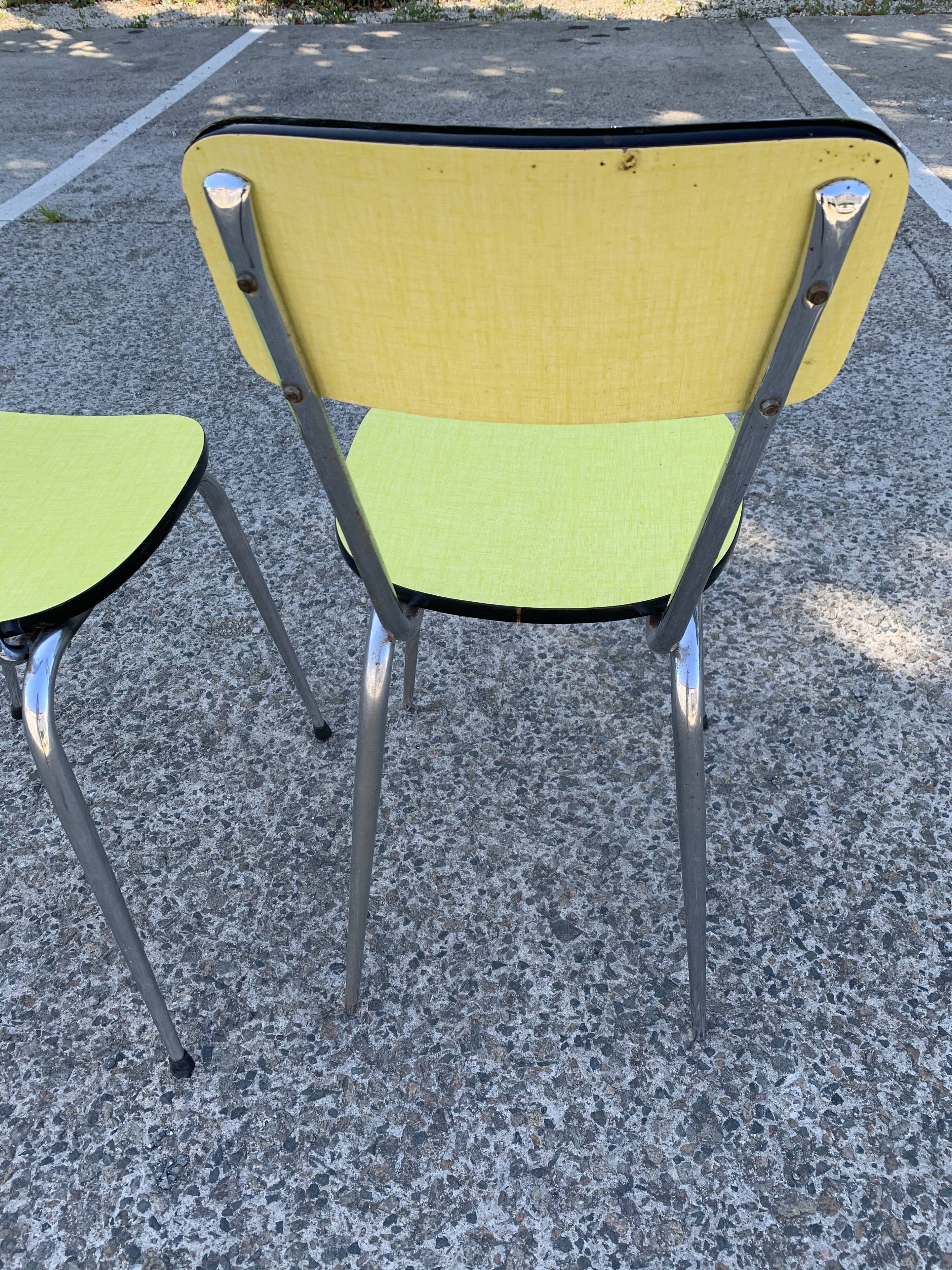 Lot de 5 chaises formica jaune 1960