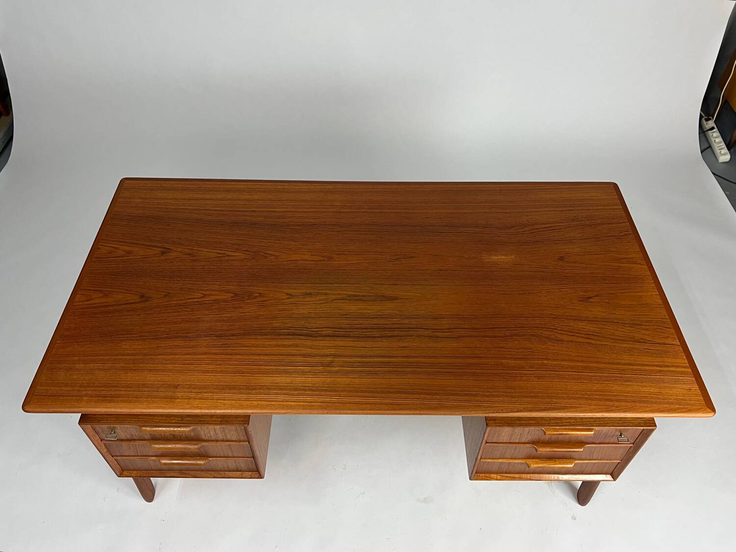 Gunni Omann Mod. 75 teak desk 60s Danish vintage