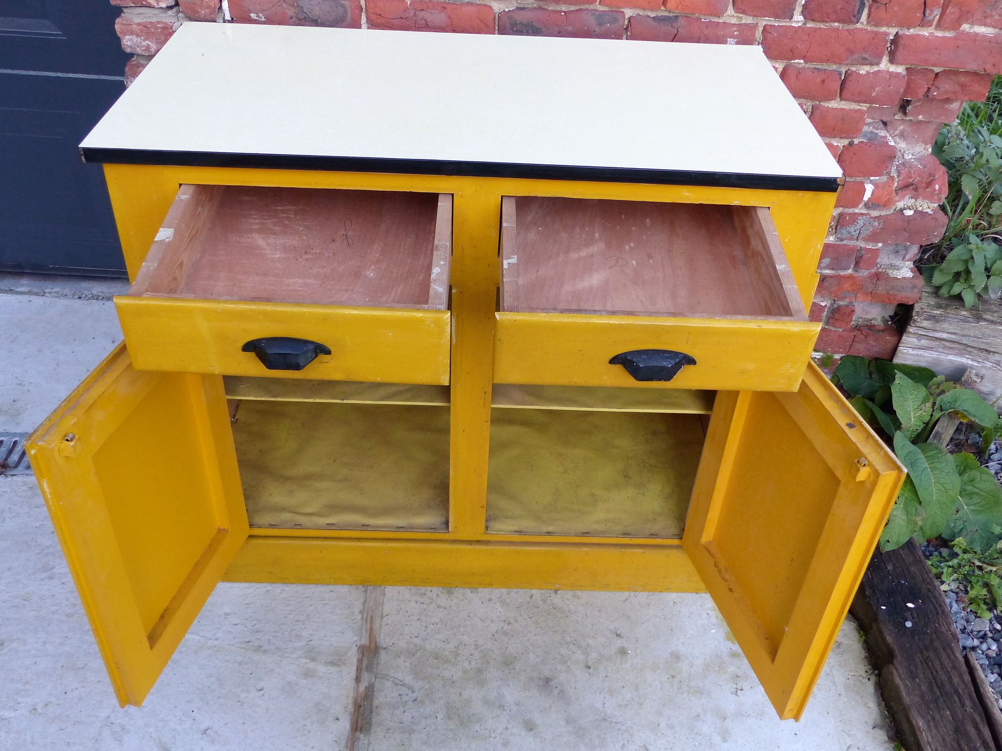 Buffet workshop furniture