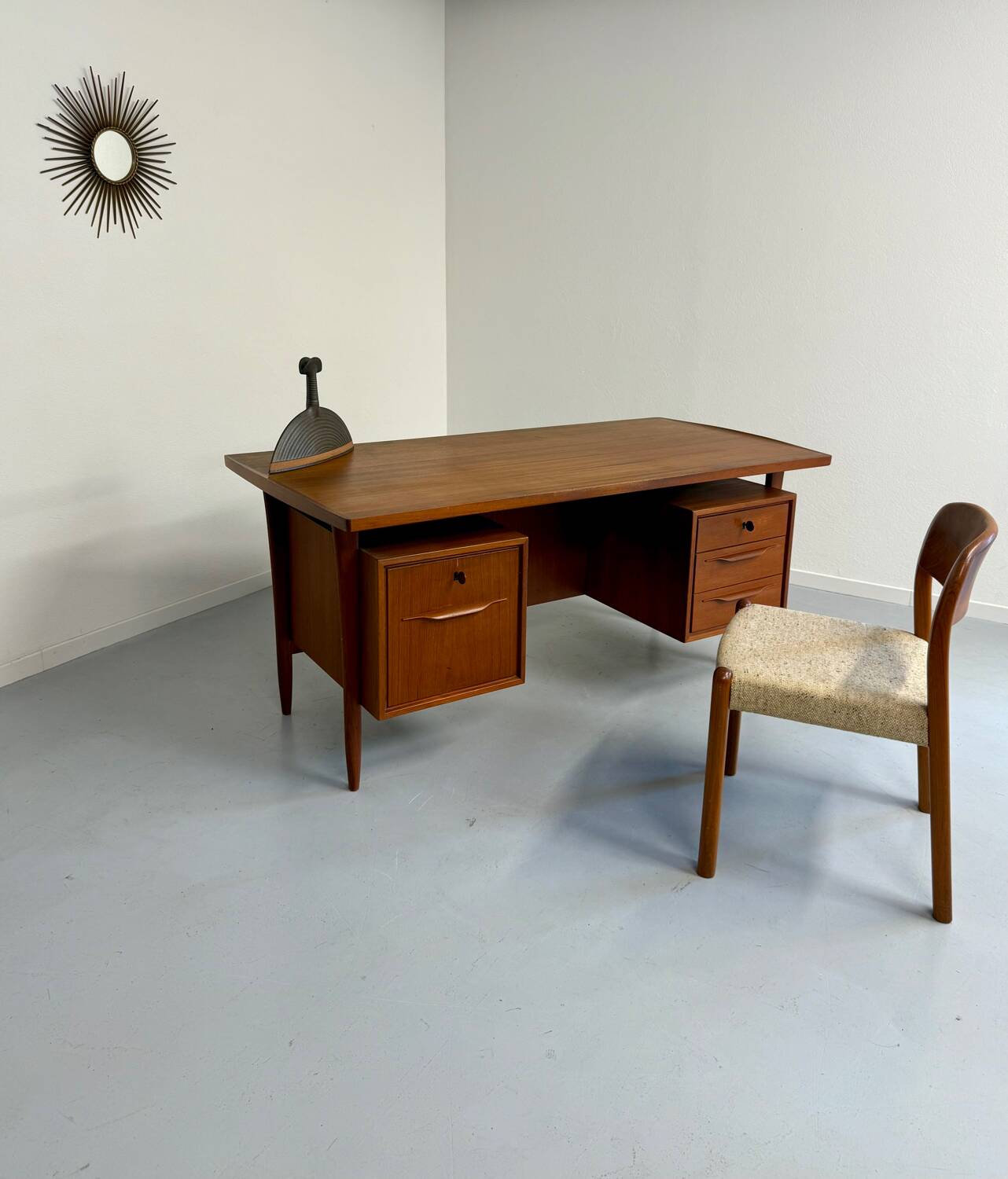 Scandinavian design desk Swiss Teack 70s vintage teak