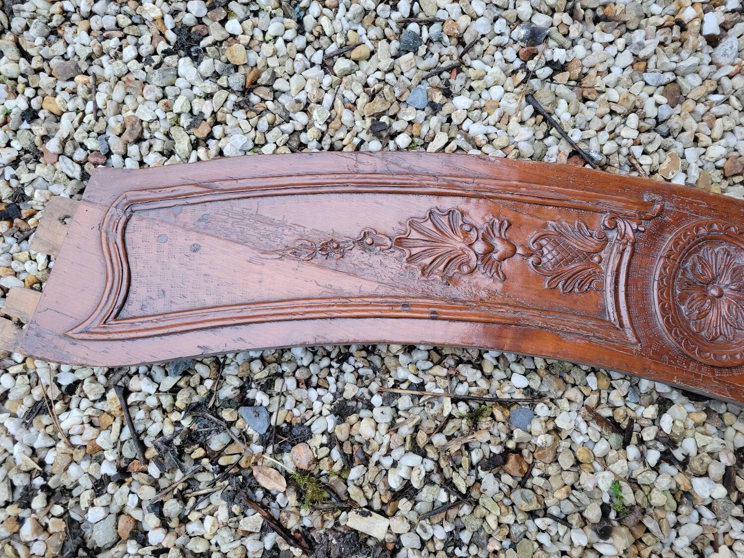 Cornice fronton in cherry wood around 1800