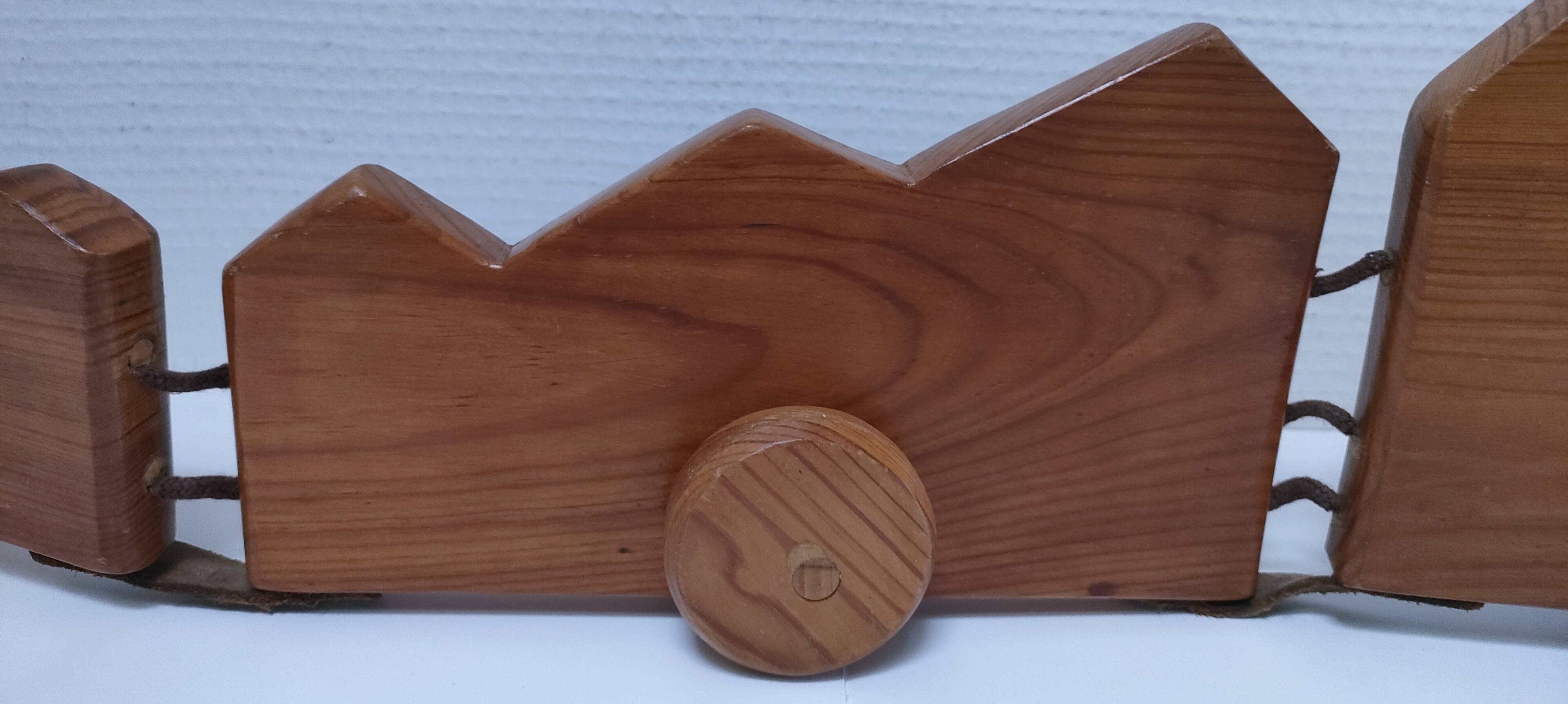 XL wooden crocodile sculpture