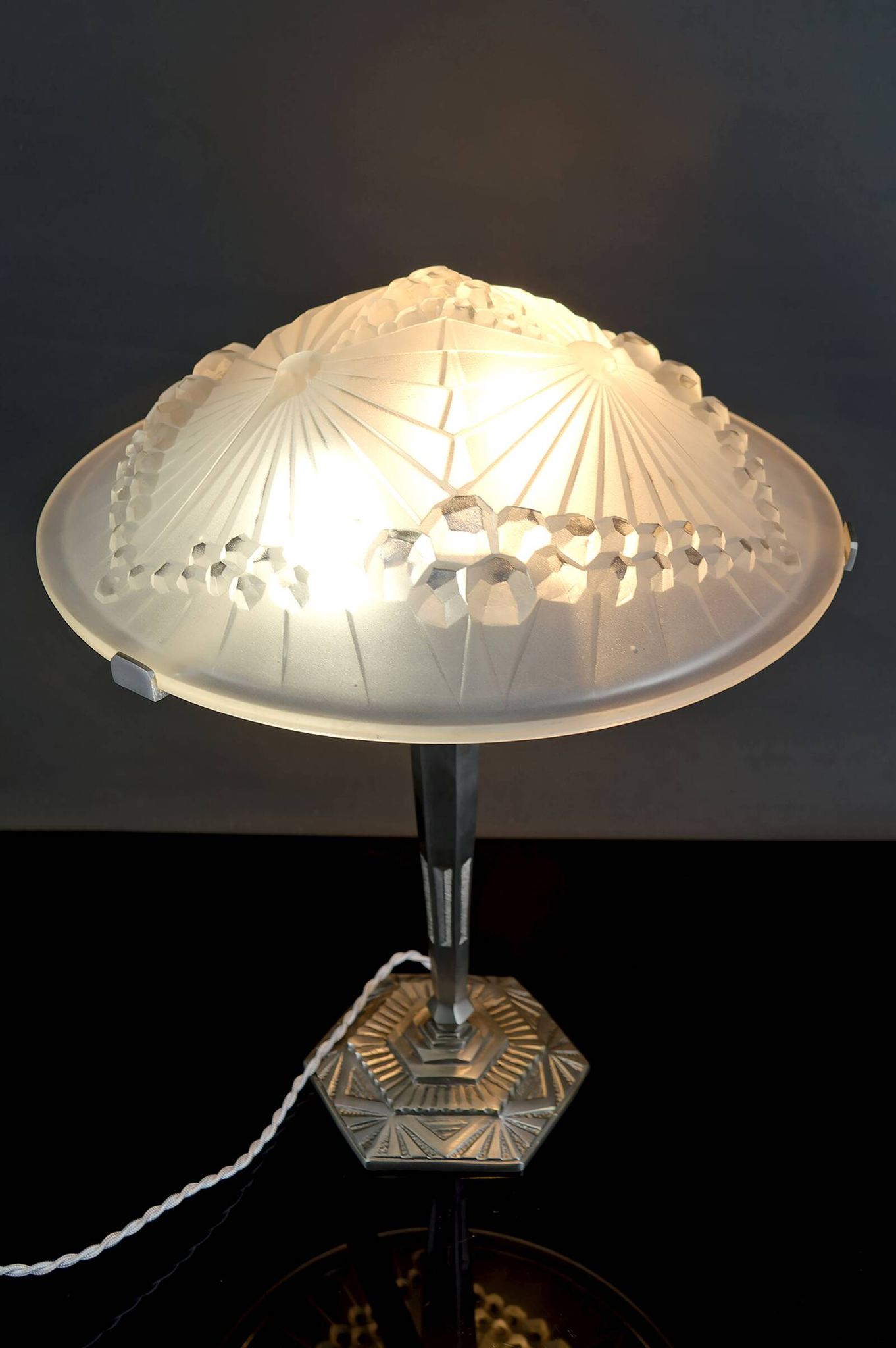Important Art Deco lamp, nickel-plated bronze, Schneider glass, Fr, c. 1930