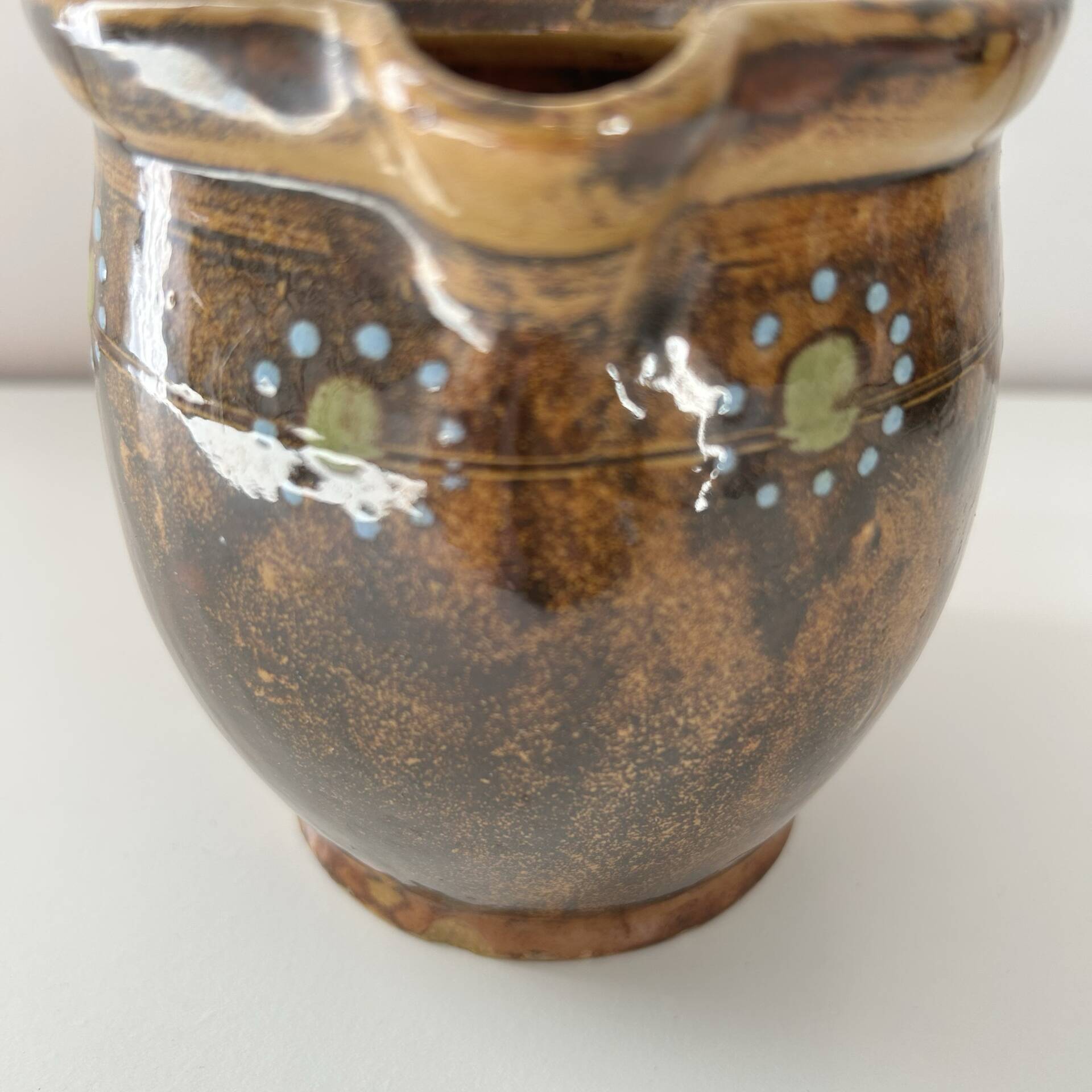 Provençal pitcher with floral decoration