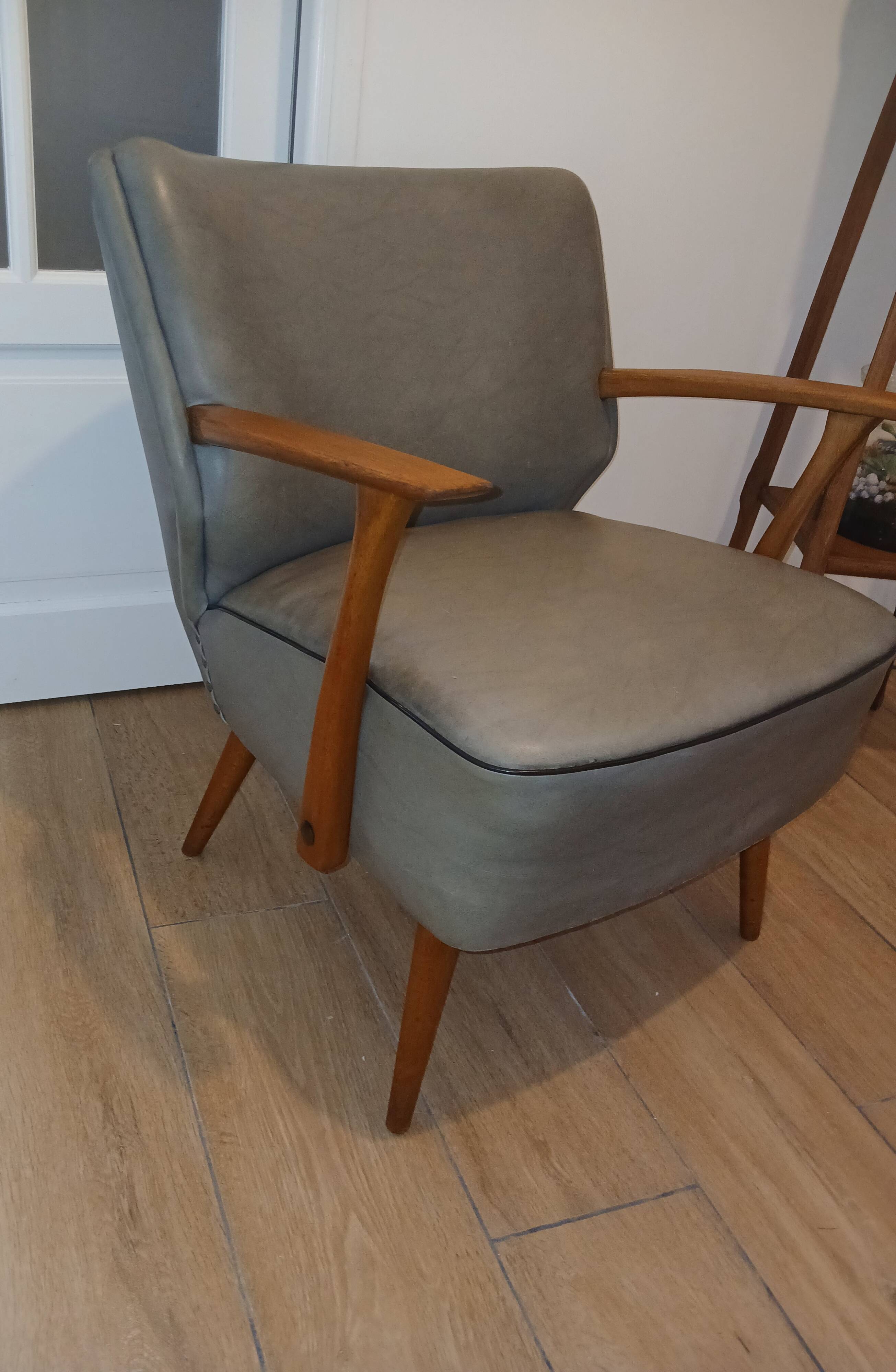 Mid-century cocktail chair