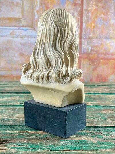 Bust of Christ signed A. Giannelli, ancient Italian sculpture.