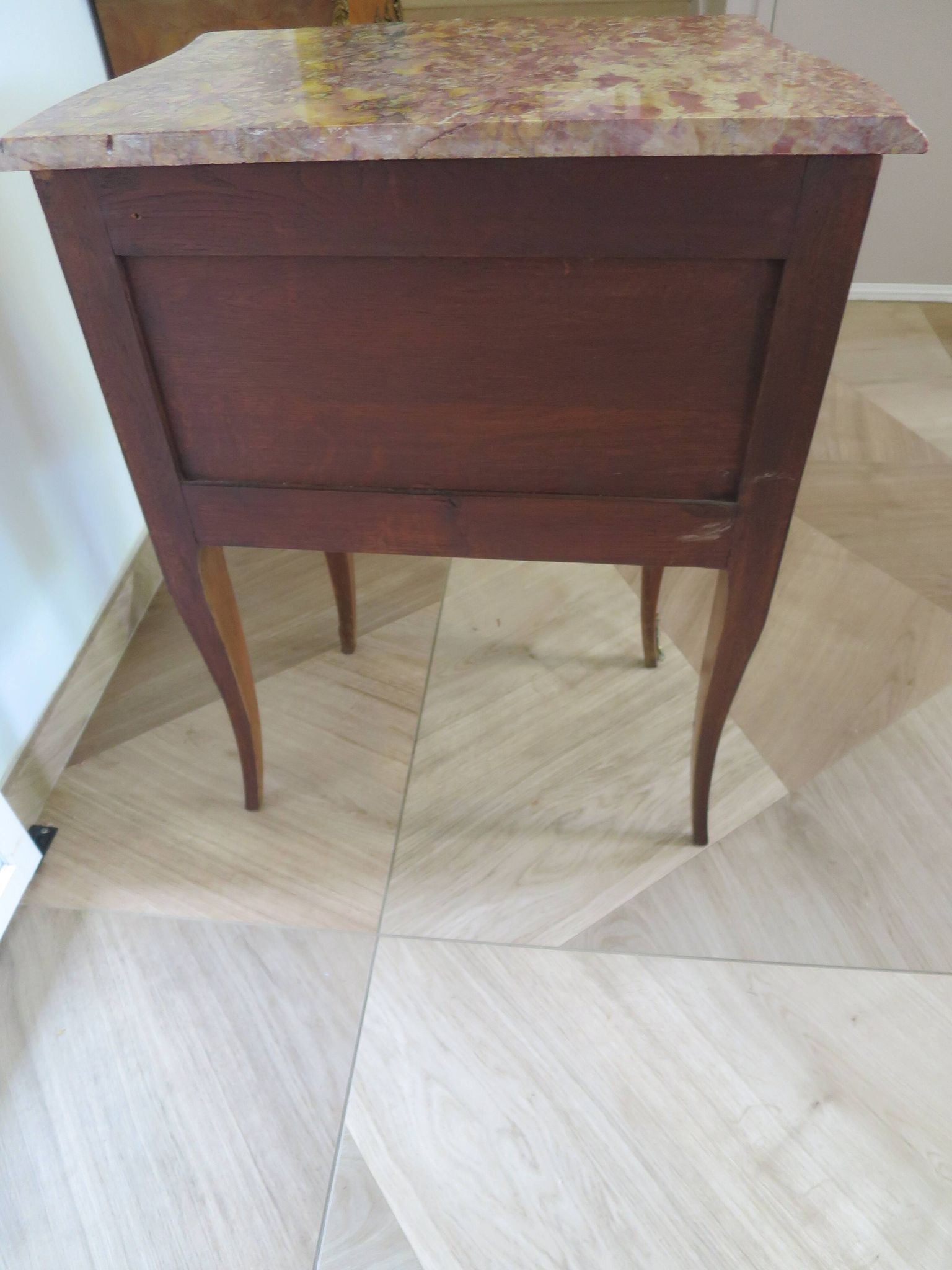 Paire de 2 chevets-louis xv-marqueterie-2 tiroirs-marbre rose