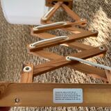 Extendable wall lamp in Scandinavian wood