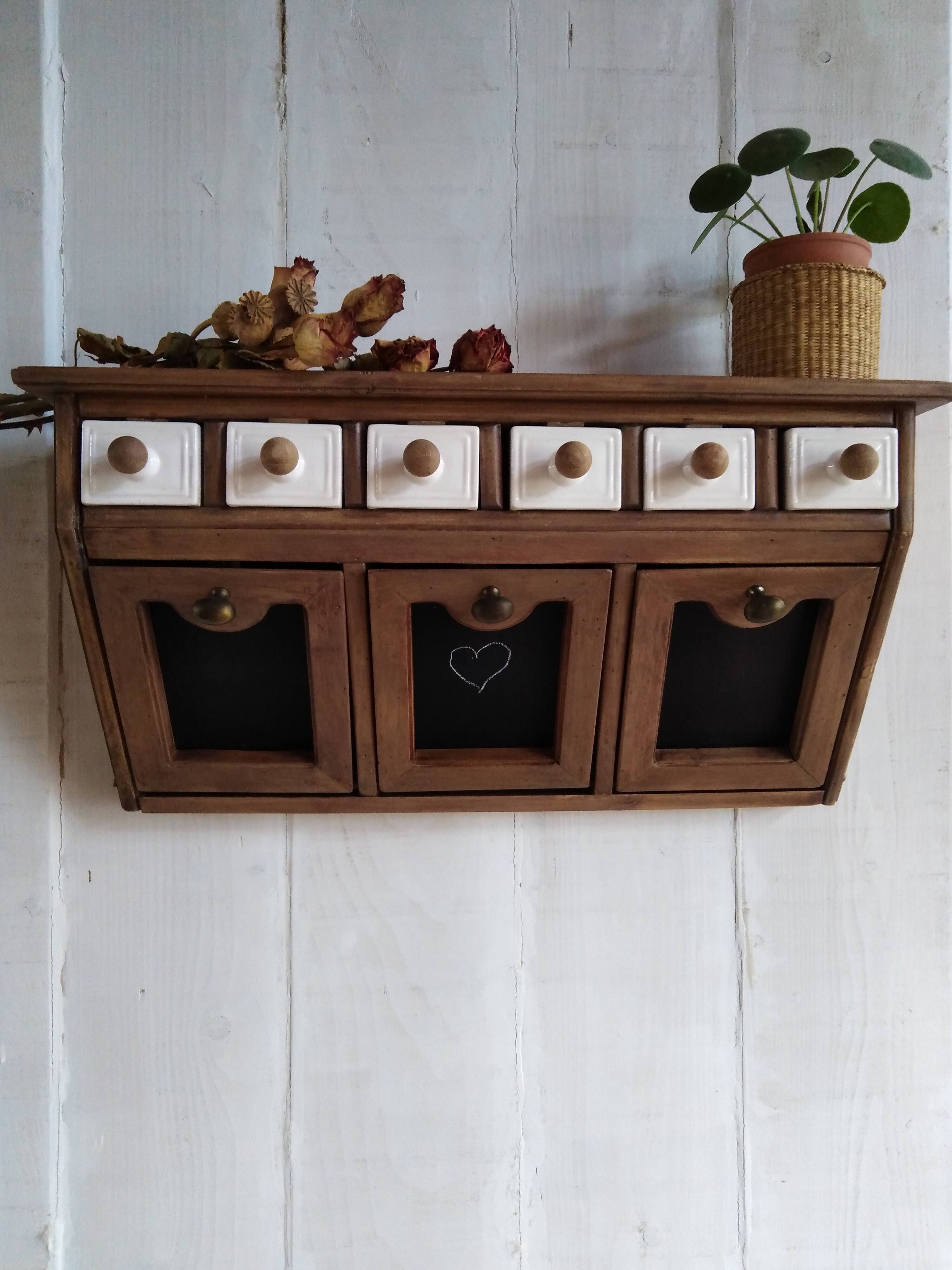 Shelf, spice dispenser
