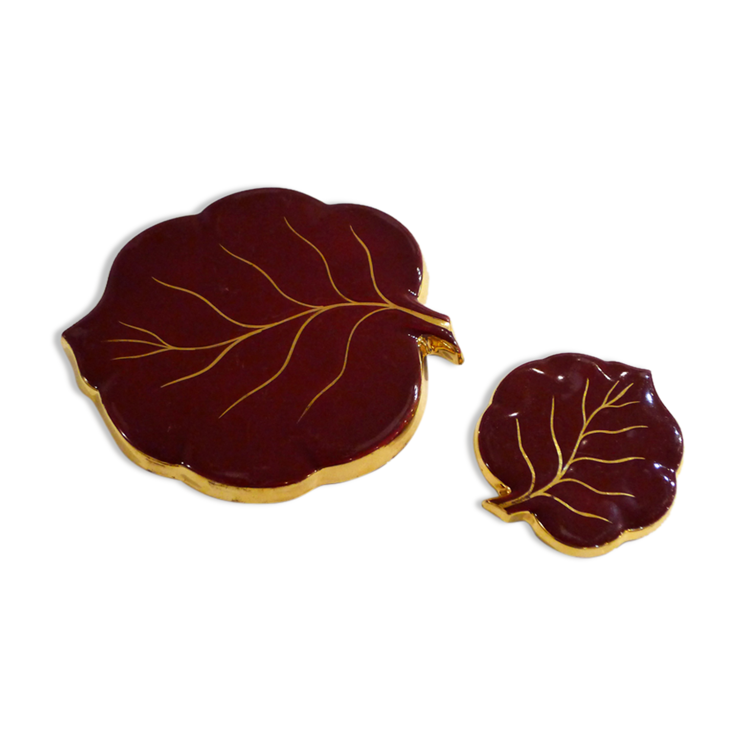 Bottom of flat leaves