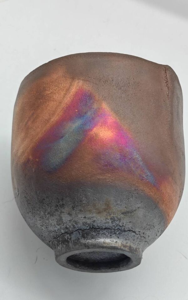 Grand bol en raku aux irisations métalliques