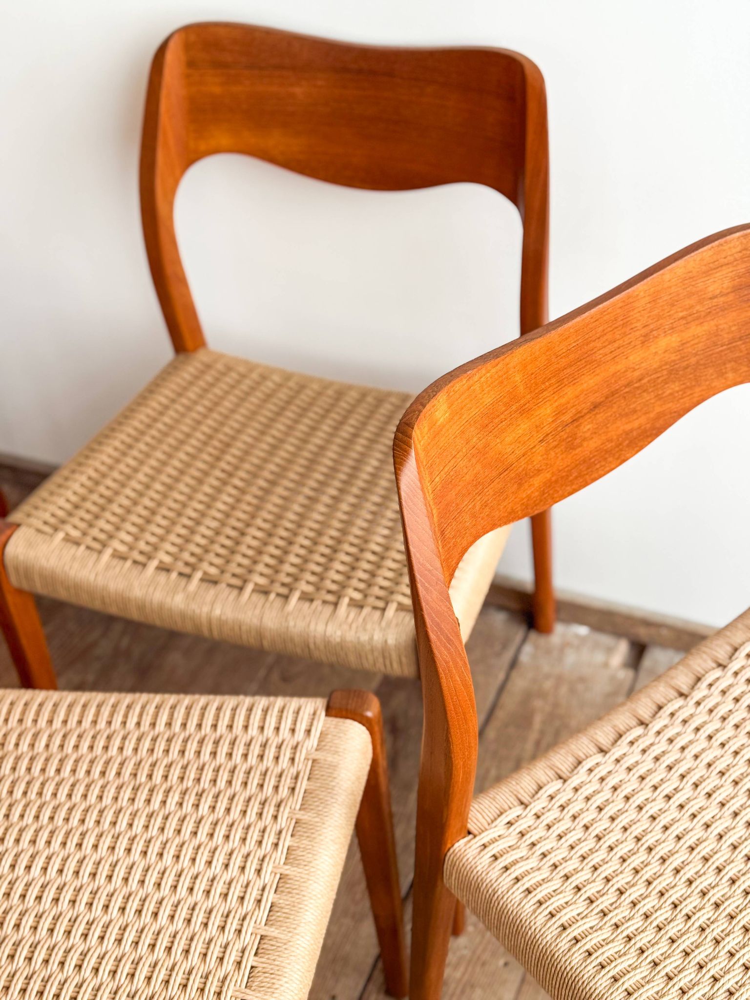 Lot de 8 chaises de salle à manger modèle 71 en teck par Niels O. Møller
