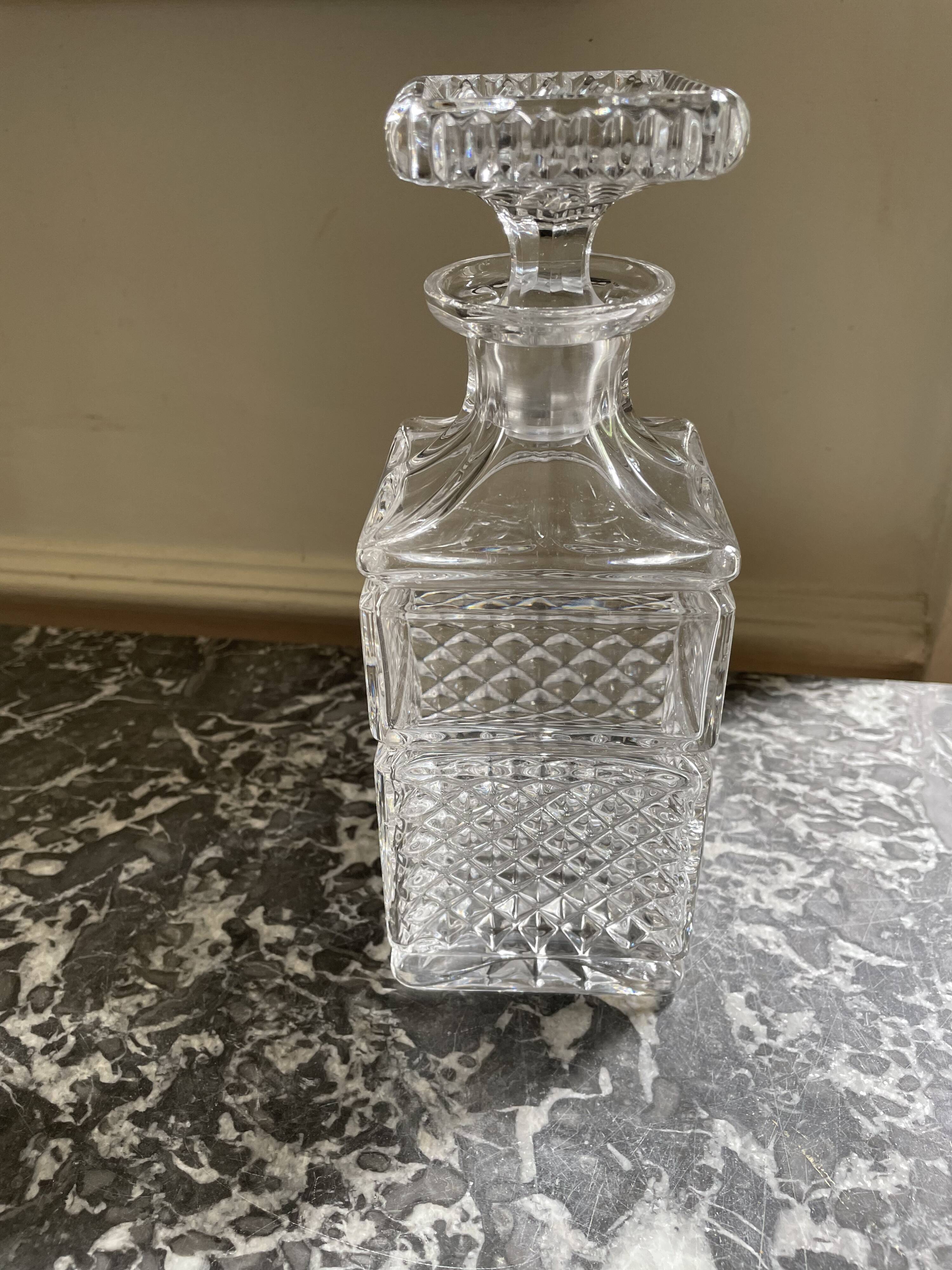Vintage crystal decanter diamond tip