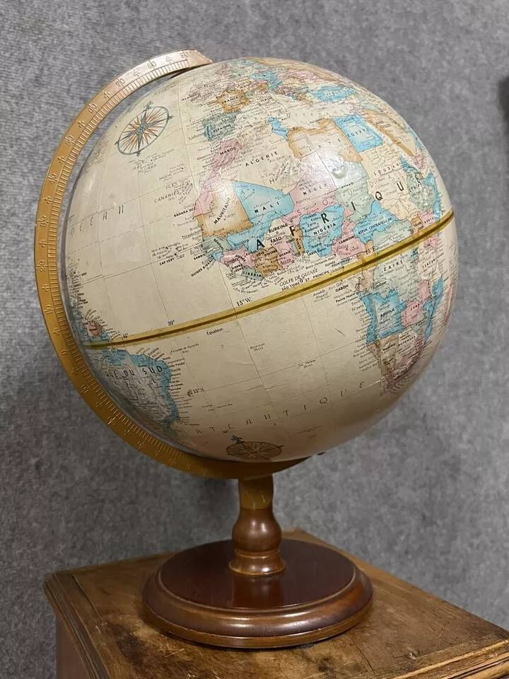 Replogle Globes USA brand terrestrial globe, 20th century circa 1970