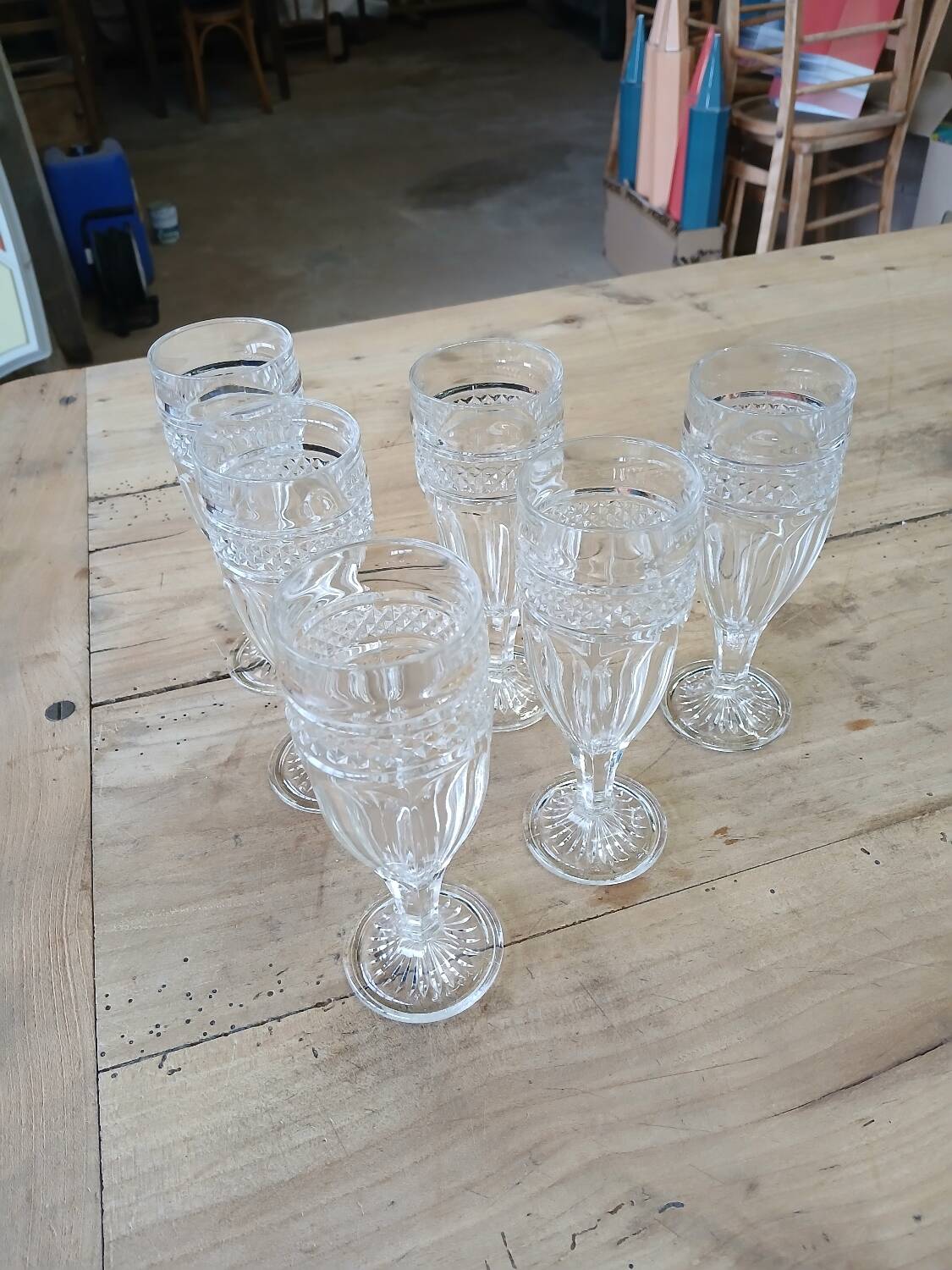 6 flutes in thick chiseled glass