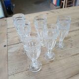 6 flûtes en verre épais ciselé
