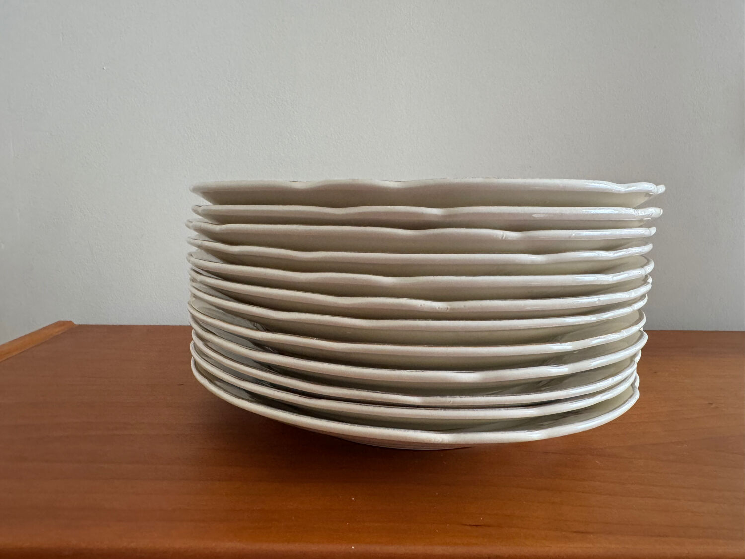 12 antique flat plates Villeroy & Boch Mettlach – porcelain