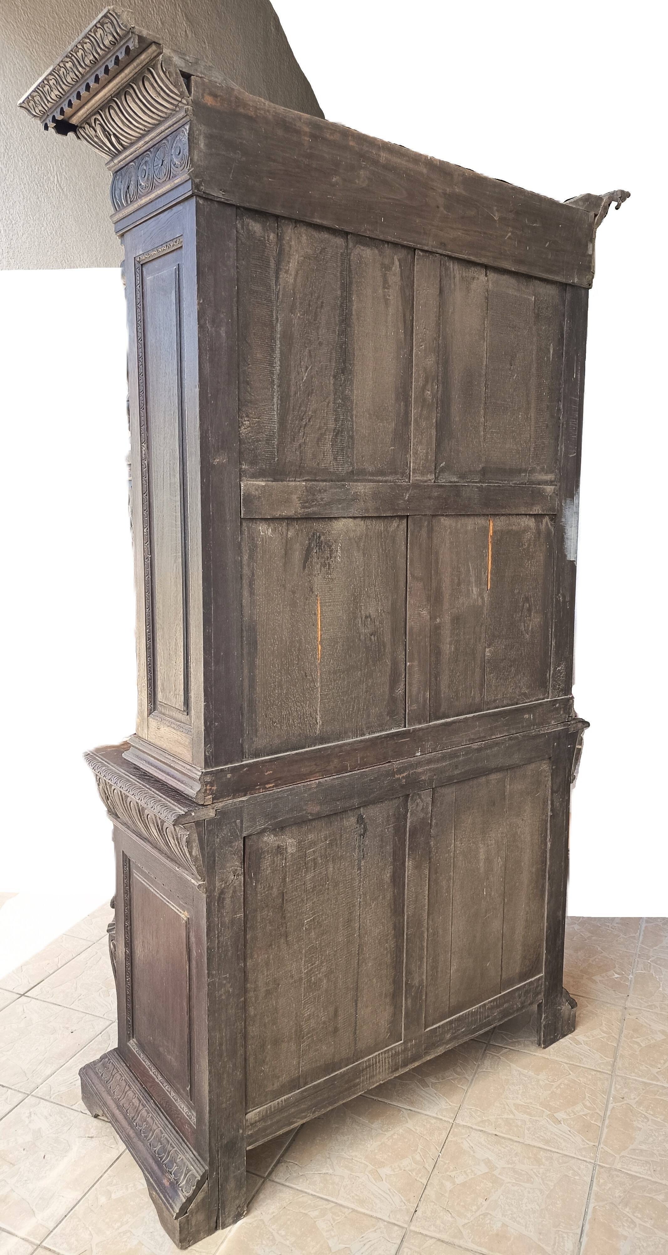 Renaissance oak library buffet from the 19th century.