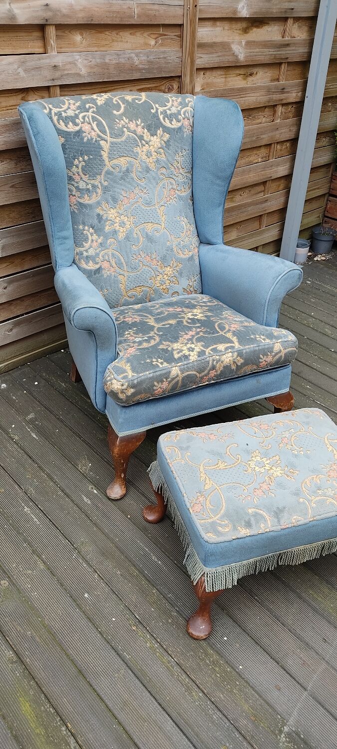 Parker Knoll PK 720 Chair and Footrest