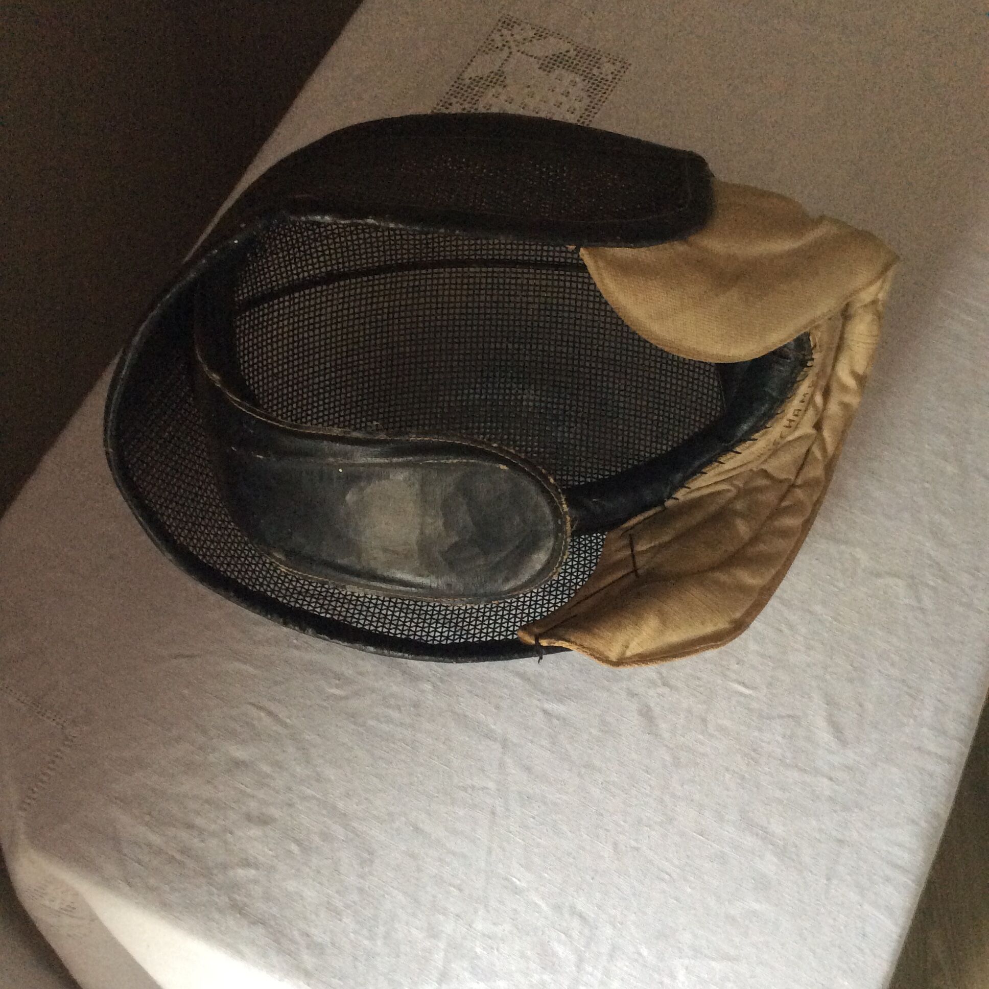 Protection of fencing mask