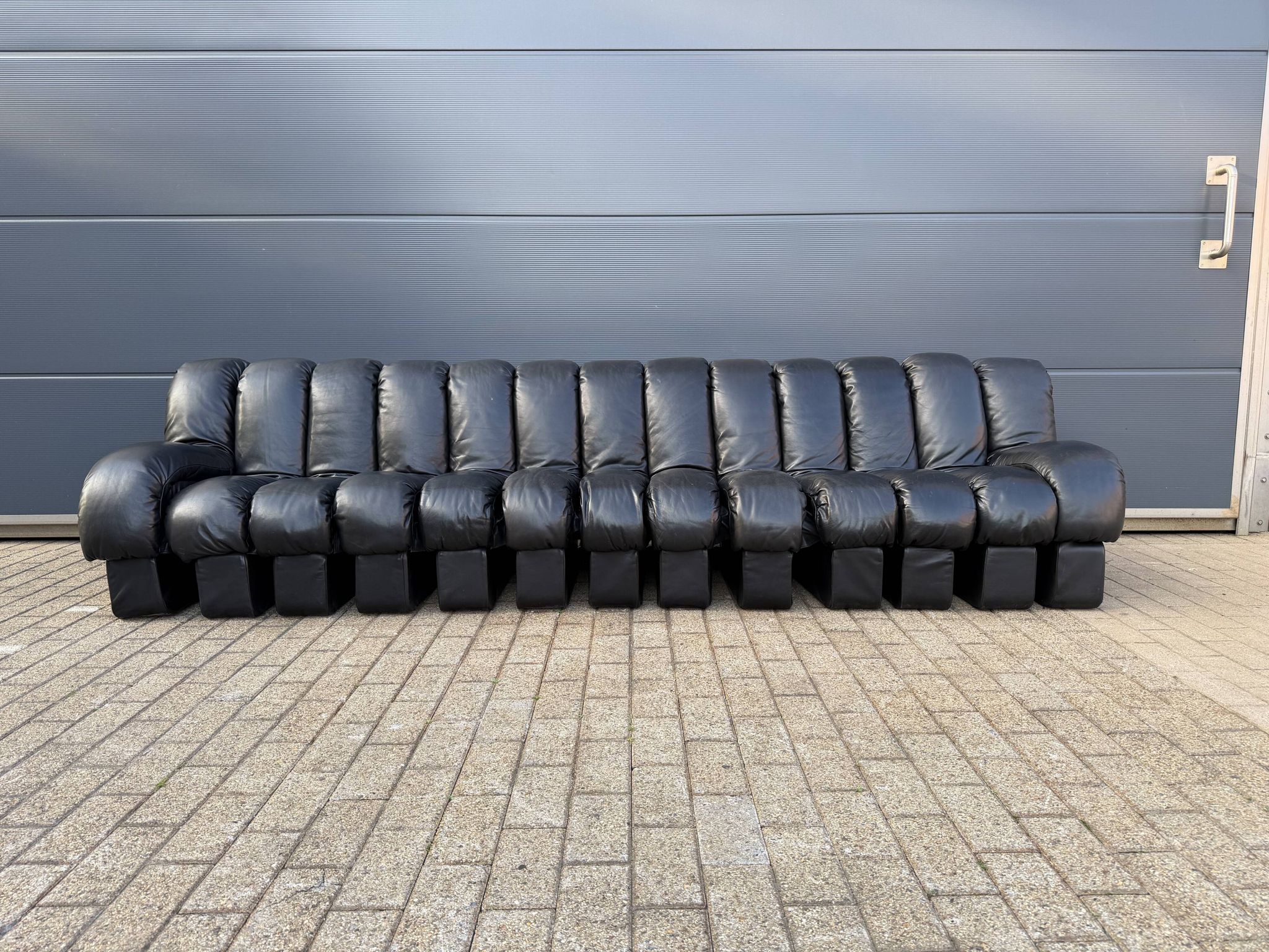 De Sede Ds600 Snake Tatzelwurm 13-piece in black leather in TOP condition!