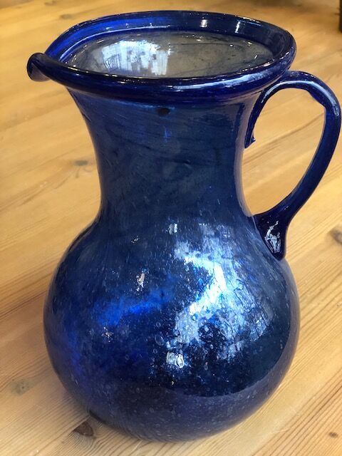 Pitcher made of blown and bubbled glass