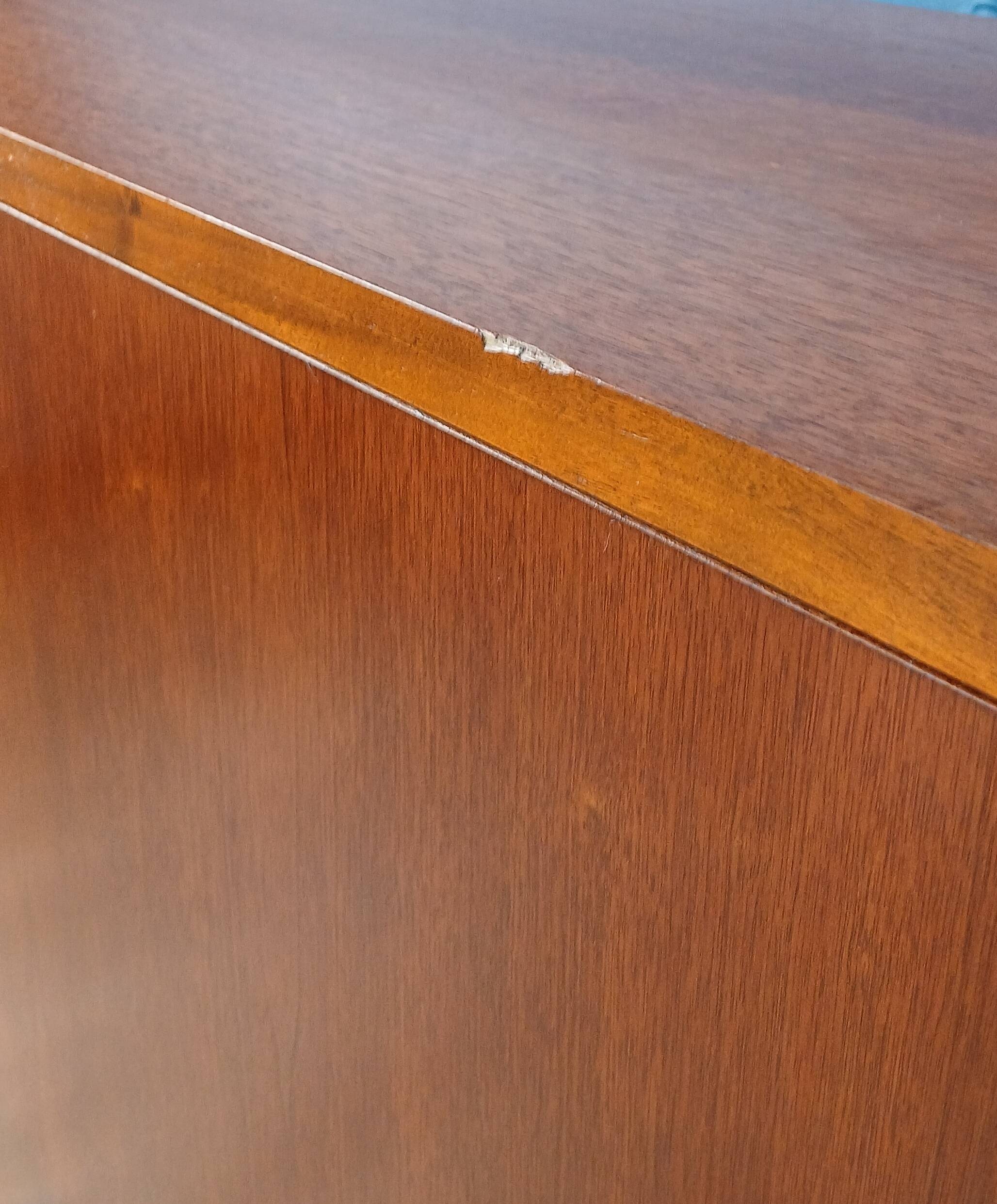 Enfilade with 2 sliding doors in the spirit of Osvaldo Borsani for Tecno. 60s.