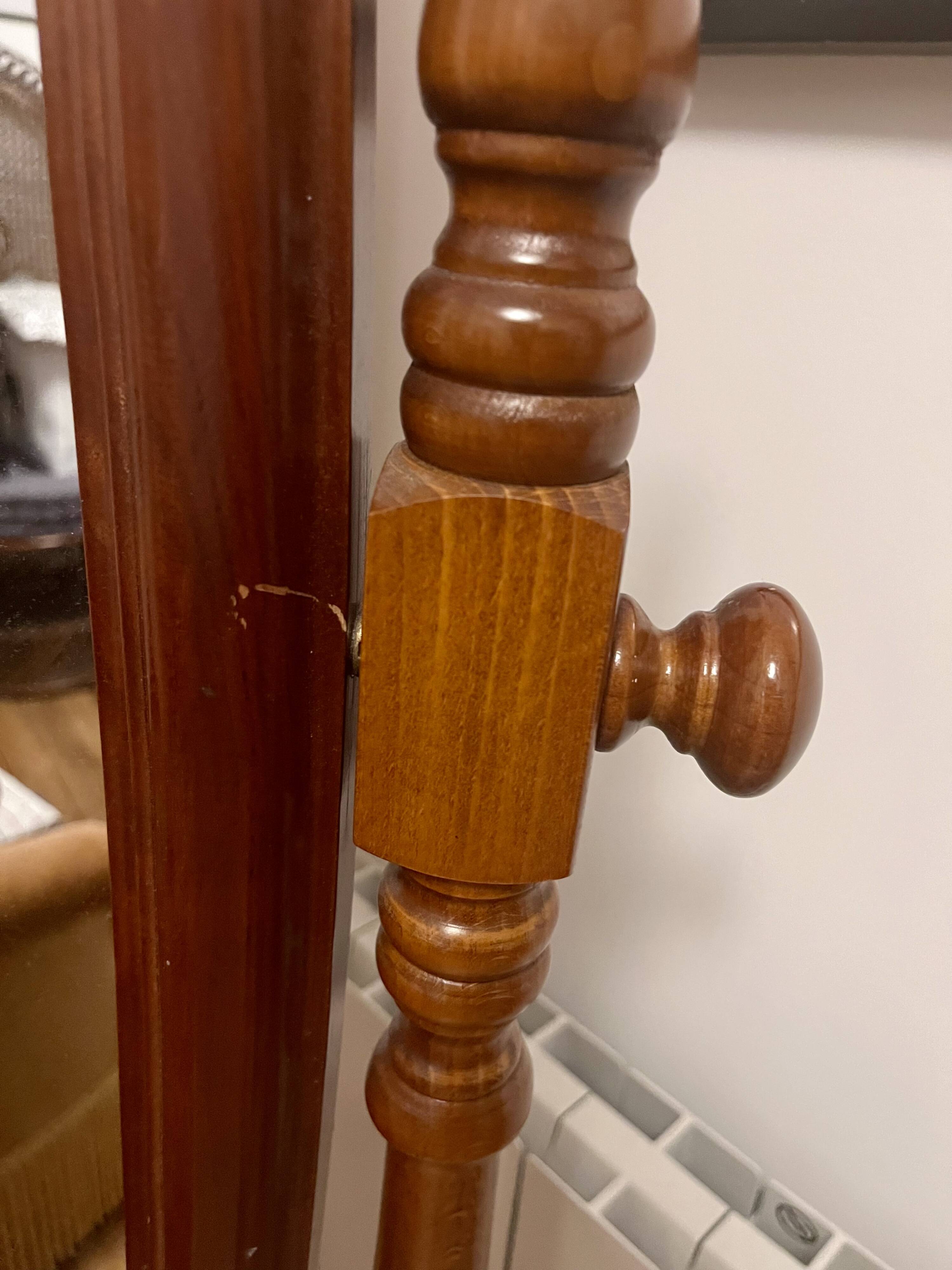 Wooden psyche mirror
