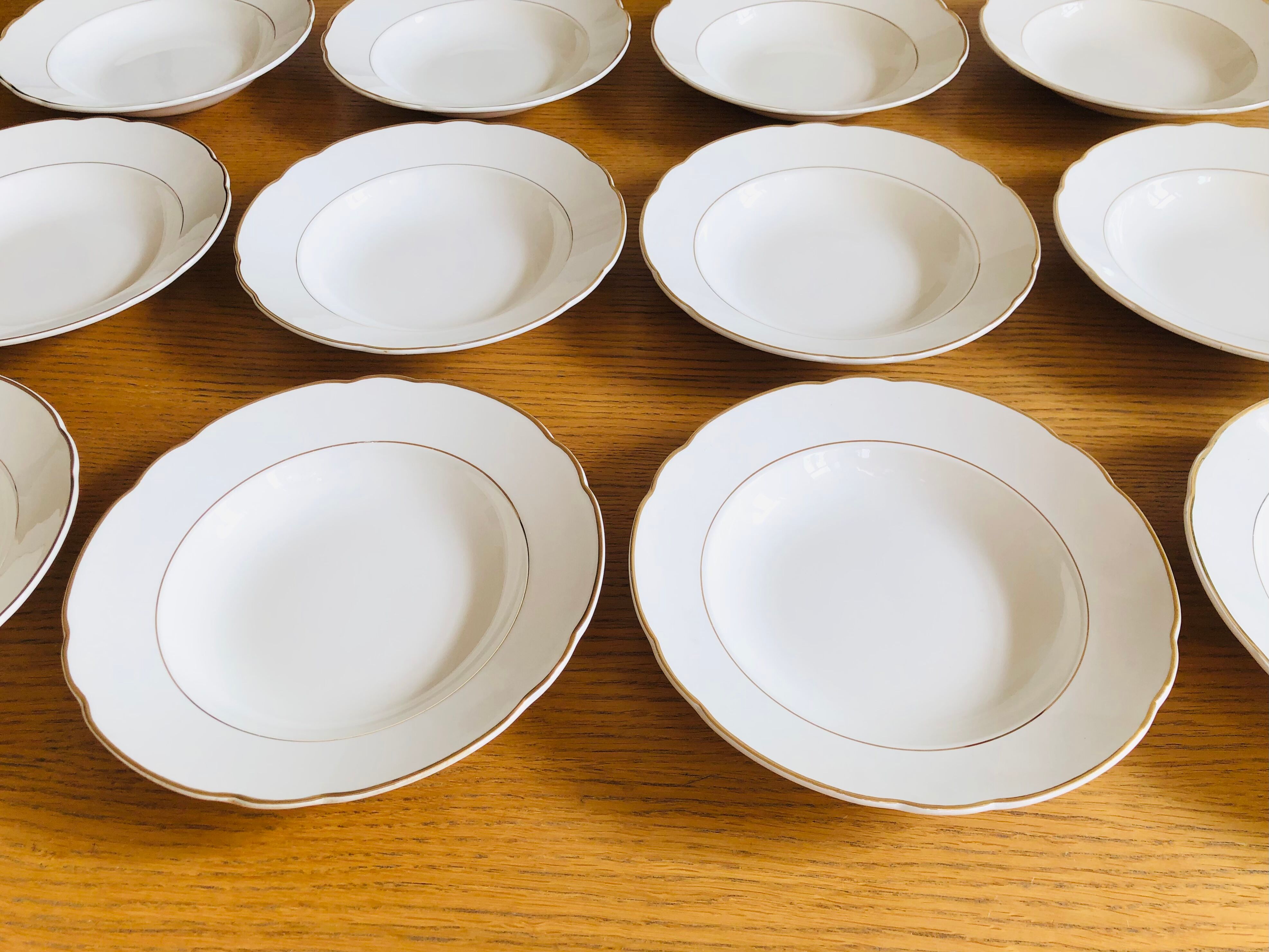 Set of 12 hollow plates in Villeroy & Boch ceramic