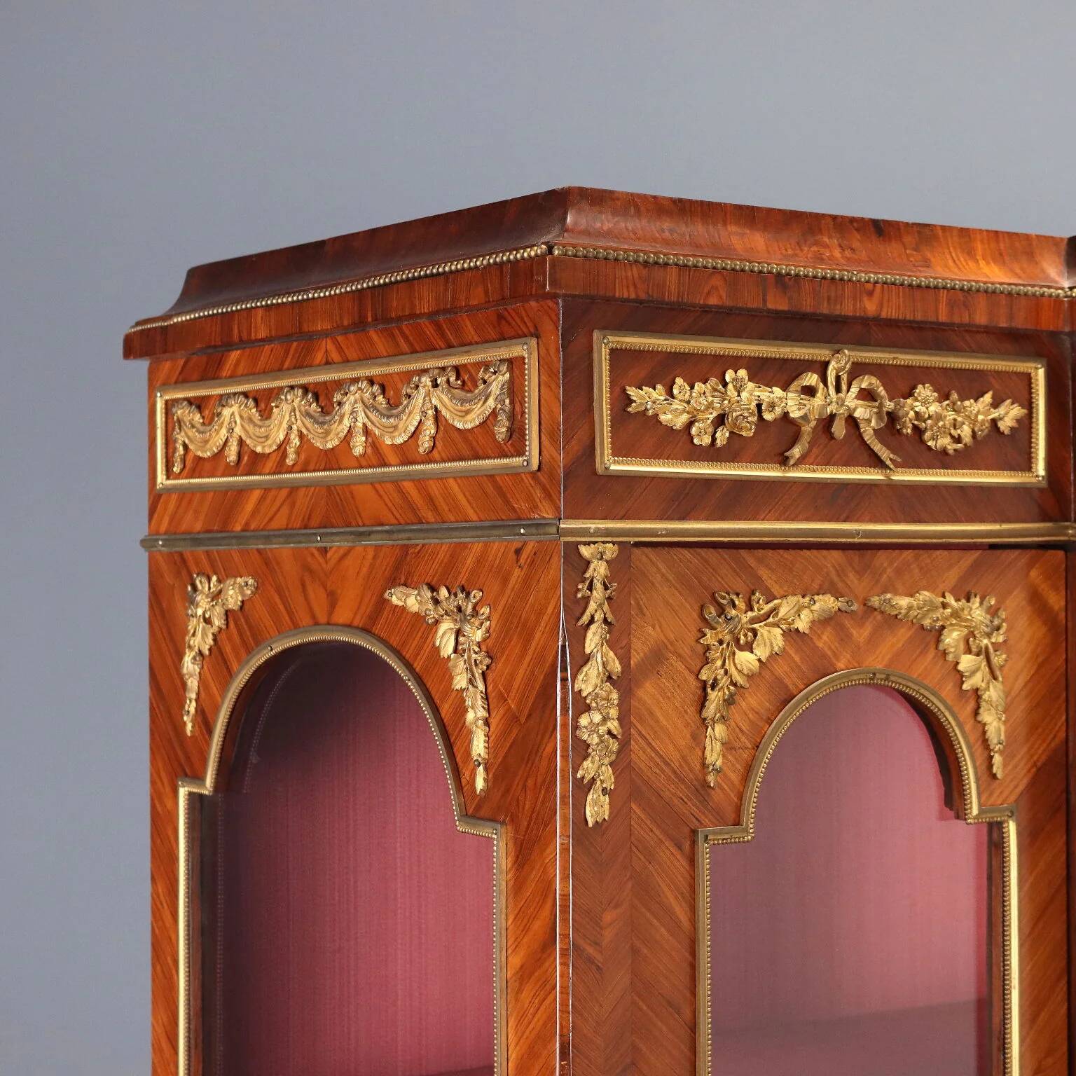 Bibliothèque ancienne en bois de violette et bronze, XIXe siècle