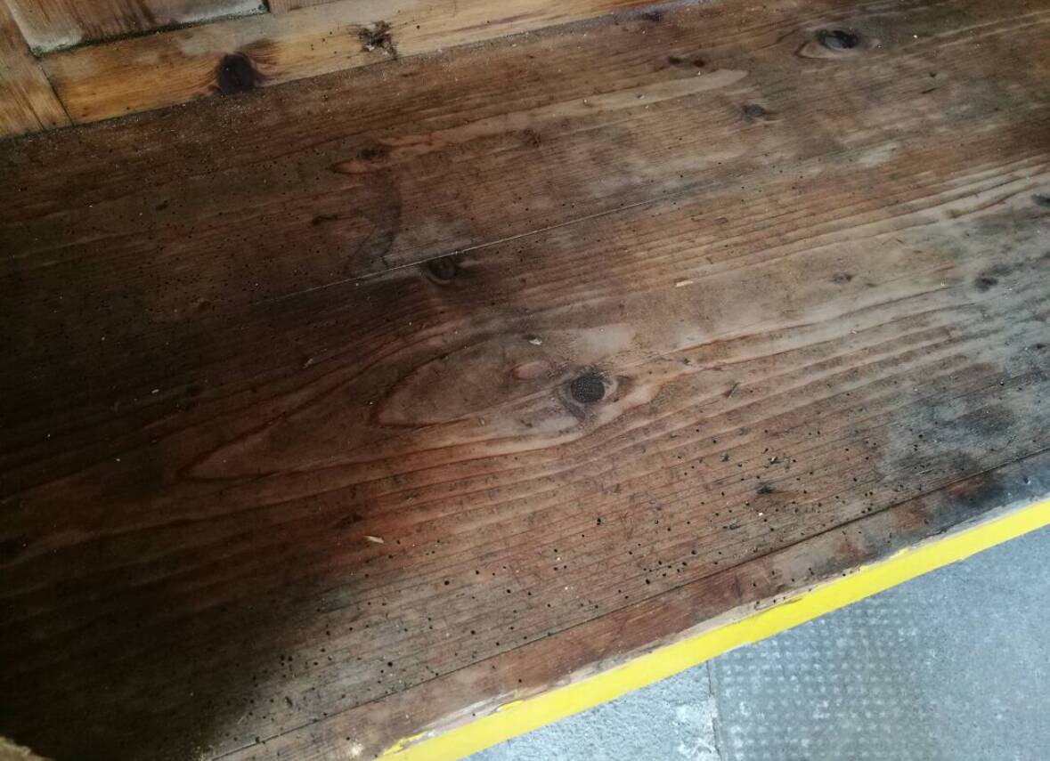 Armoire en sapin des années 20