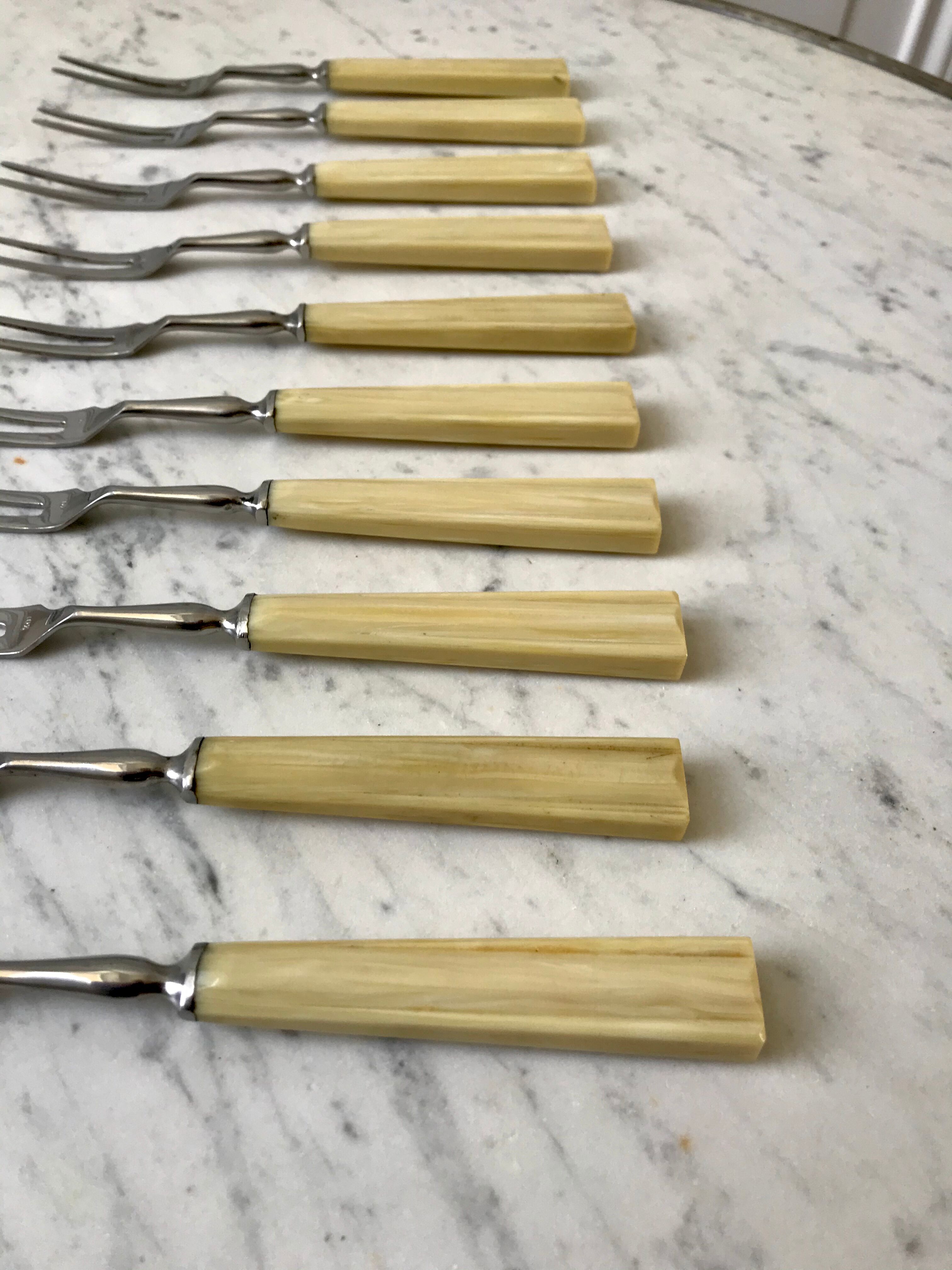Set of 10 dessert forks in Bakelite 60s-70s