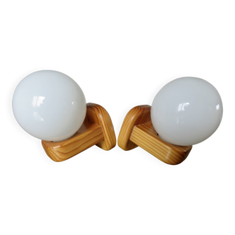 Pair of Scandinavian wall lights in pine and white opaline, 1980s.