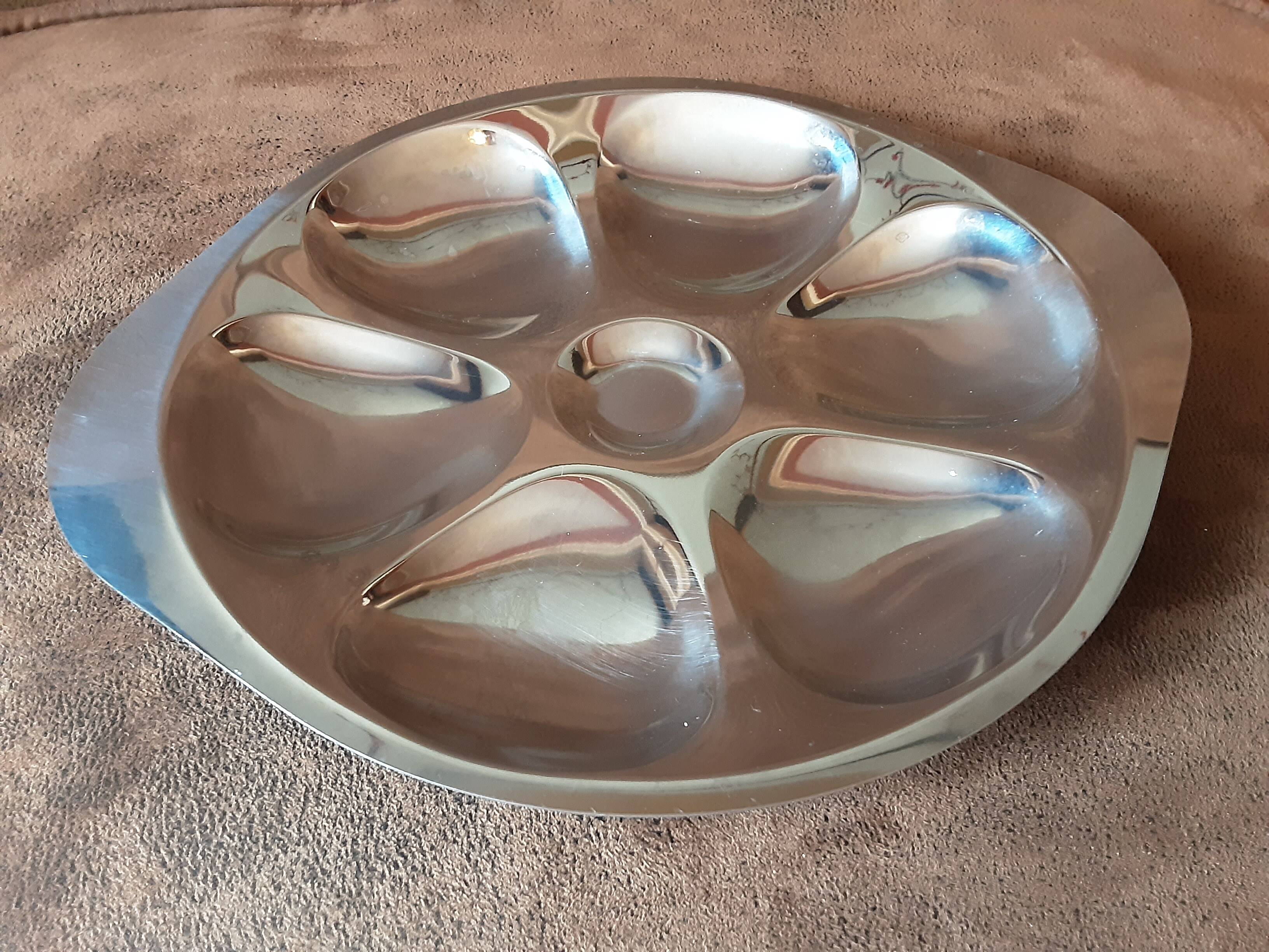 Set of 4 metal oyster plates