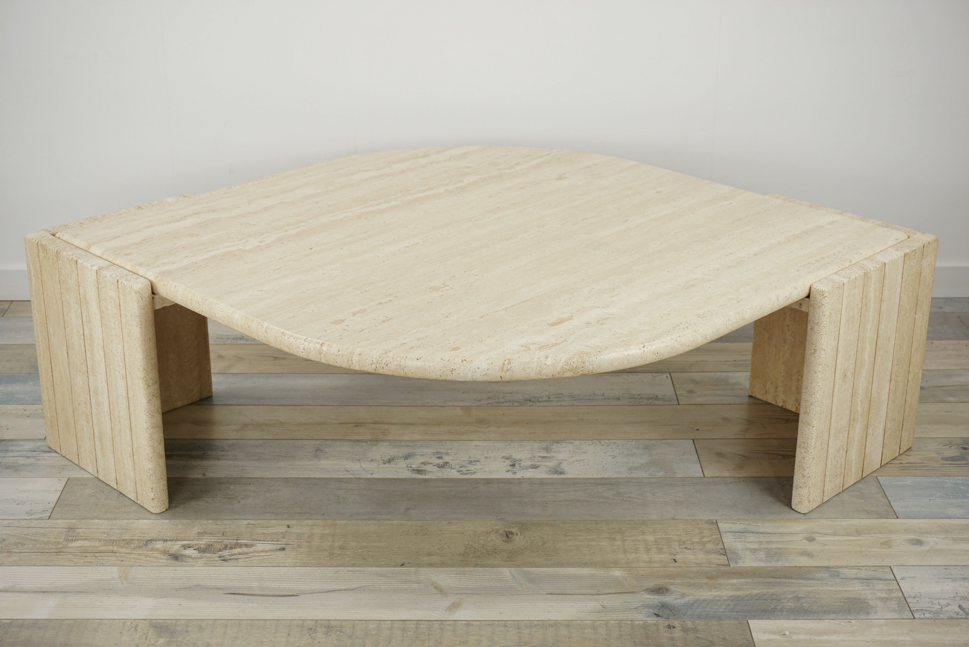 Coffee table in Italian travertine years 70